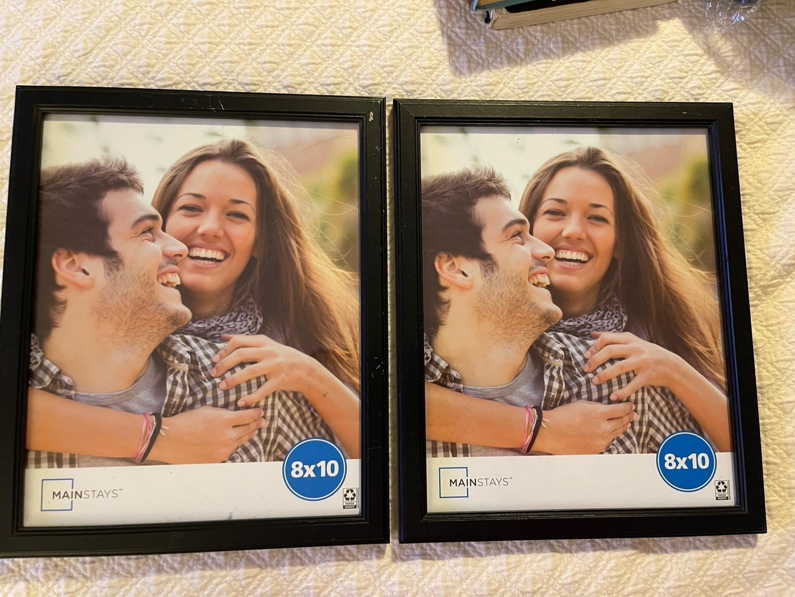 Fair lot of 2 8 X 10 picture frames mainstays