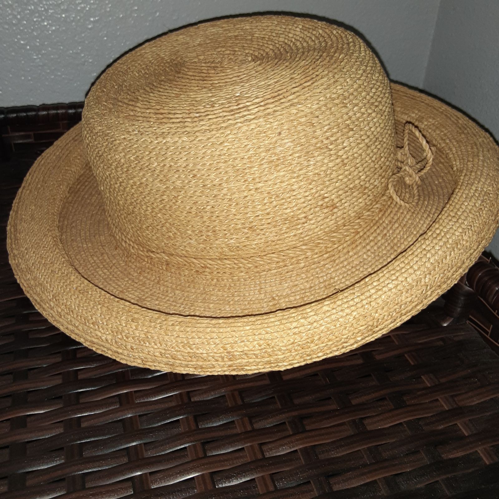 Helen kaminski hat newlike condition