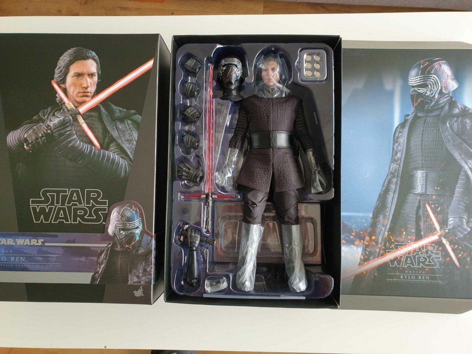 Rise of Skywalker Kylo Ren Hot Toy