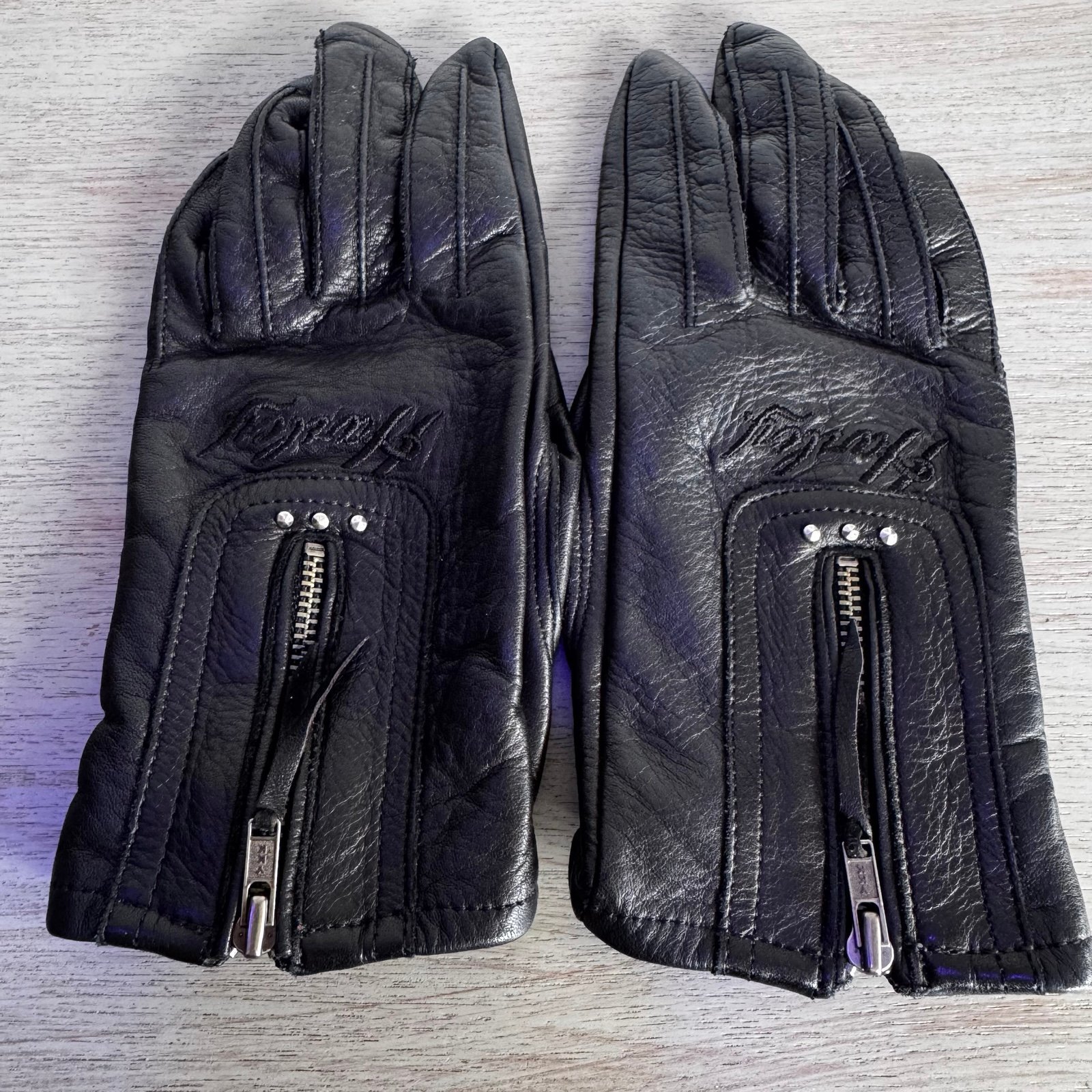 Harley Davidson Women’s Black Leather Short Zippered Riding Gloves Size S Padded