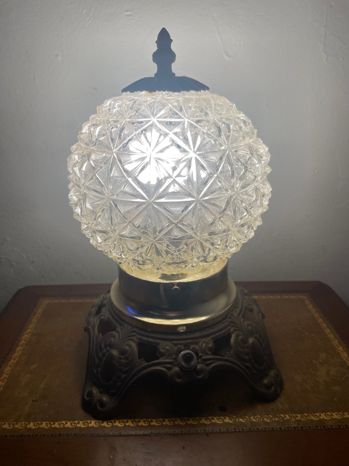 Vintage revival crystal ball lamp