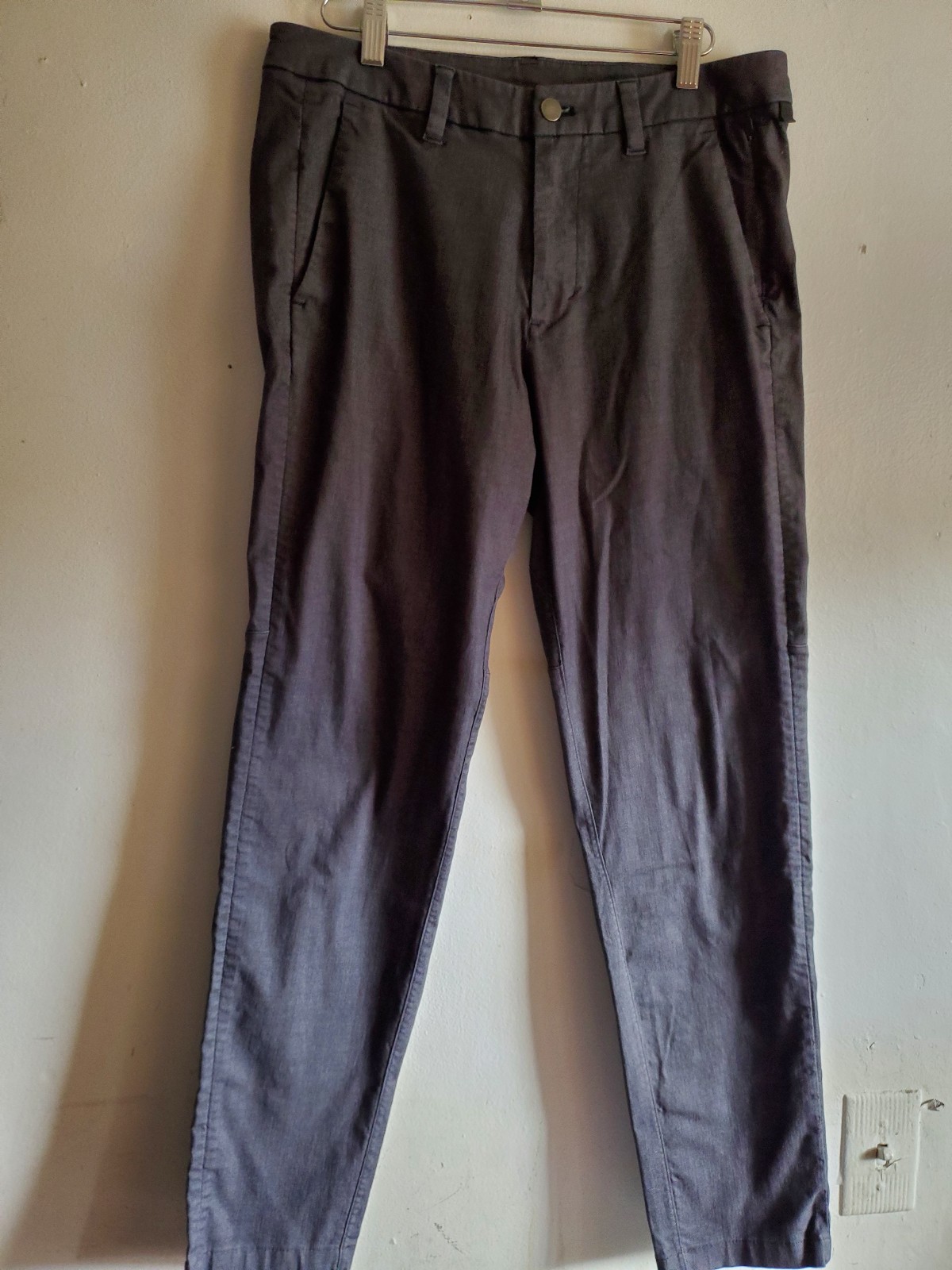 Lululemon men's pant size 31 color grey.