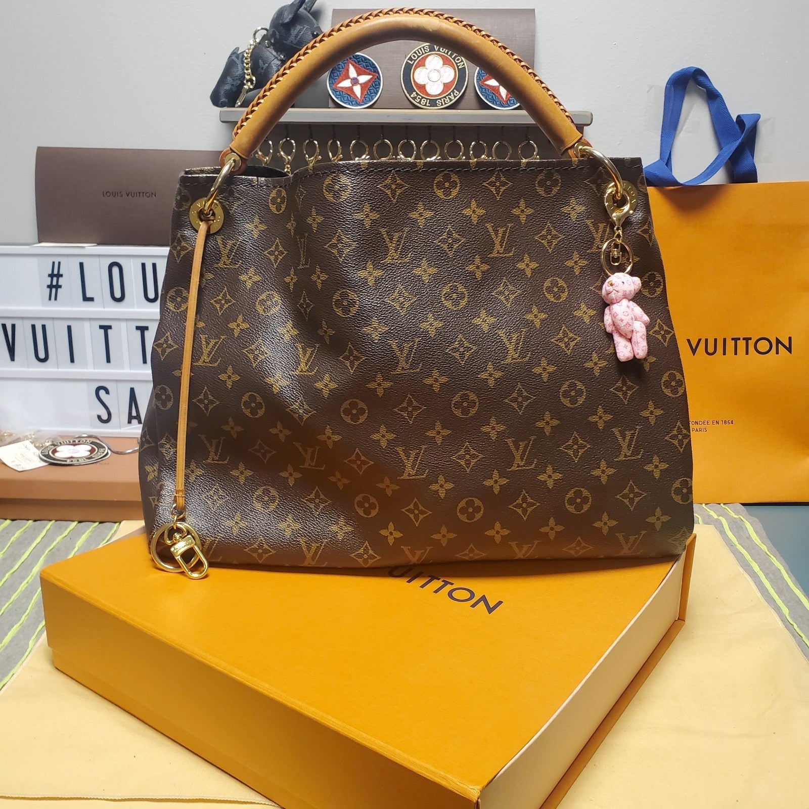 Louis Vuitton Vintage - Insolence Bag Charm - Gold Brown - LV Bag Charm -  Luxury High Quality - Avvenice