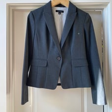 Women dess suit (only wear once)