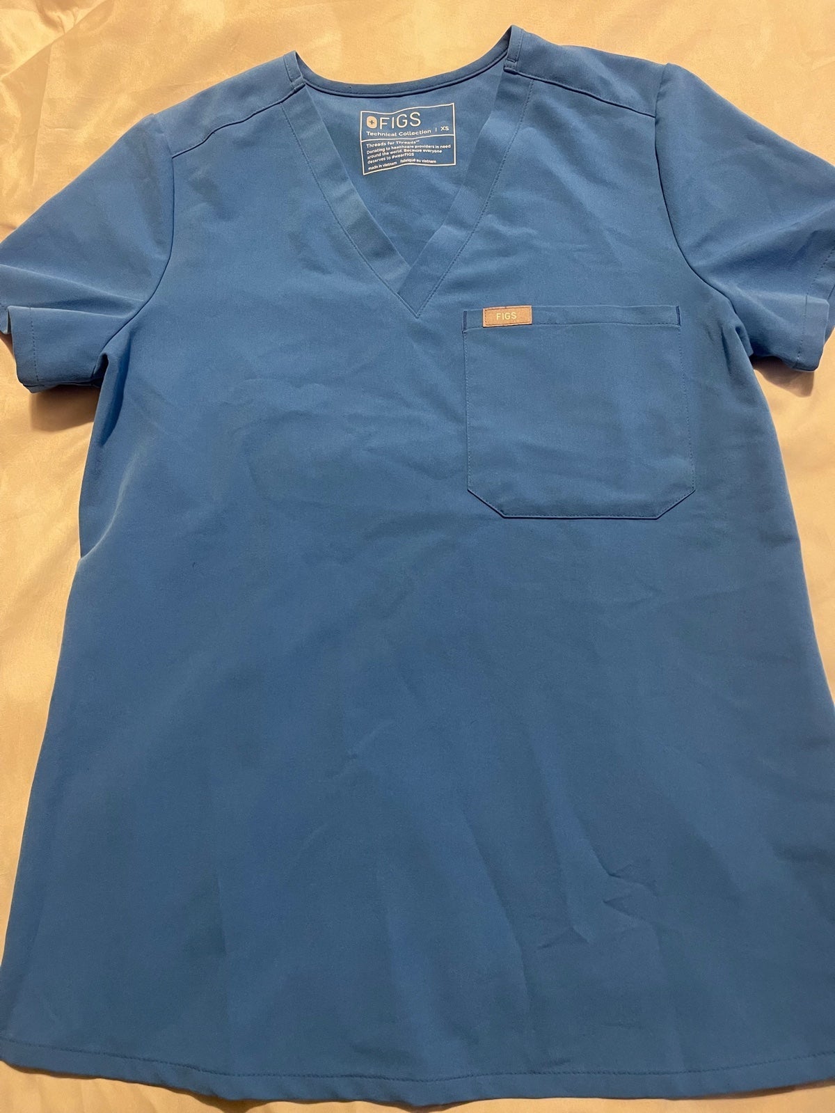 FIGS CAPRI BLUE SCRUB TOP XS (limited edition )