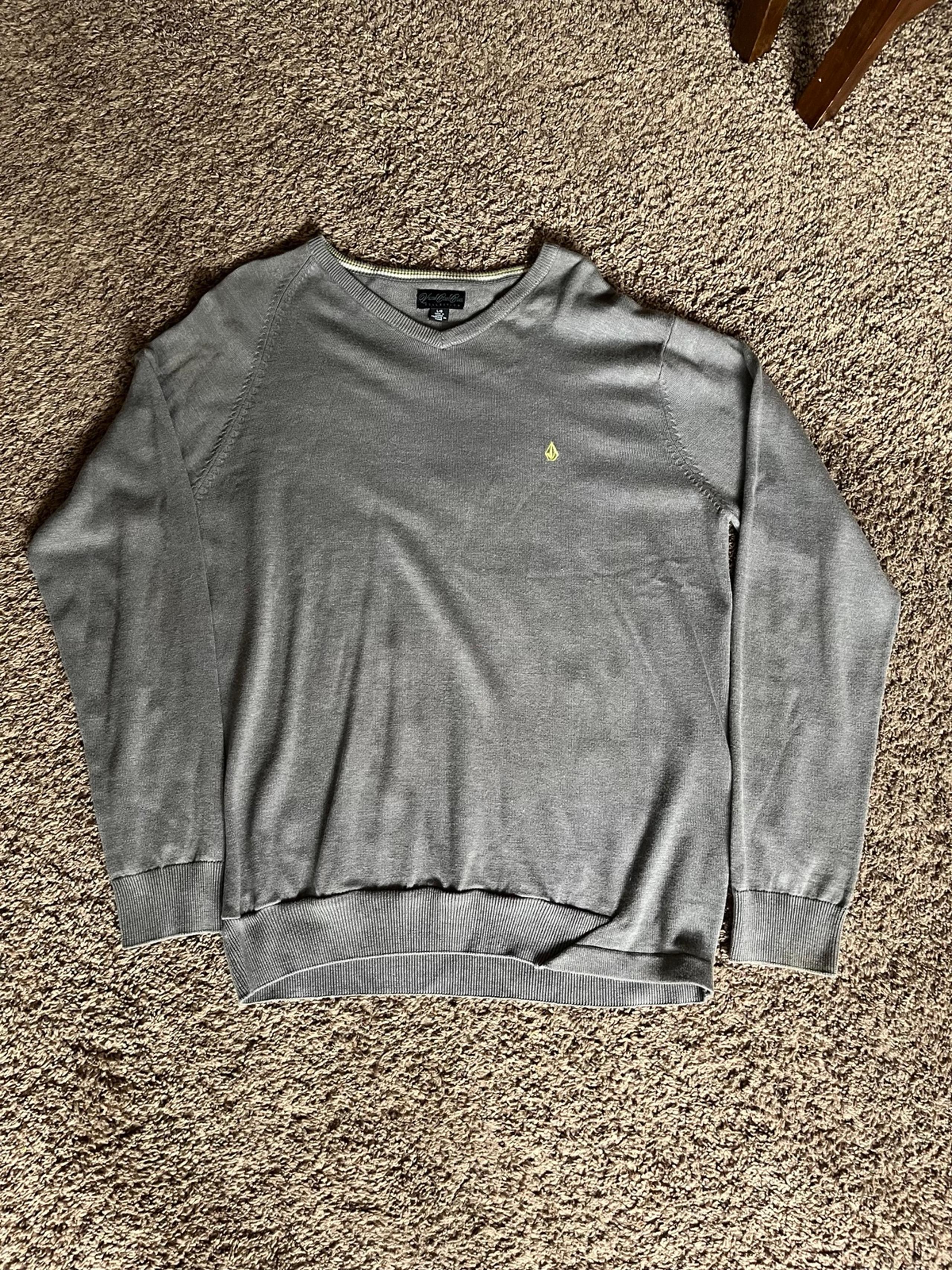 Volcom v neck sweater