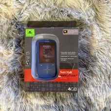 Sandisk Sansa Fuze+ 4GB Black MP3 Player (SDMX20R-004GK-A57)Blue New Sealed