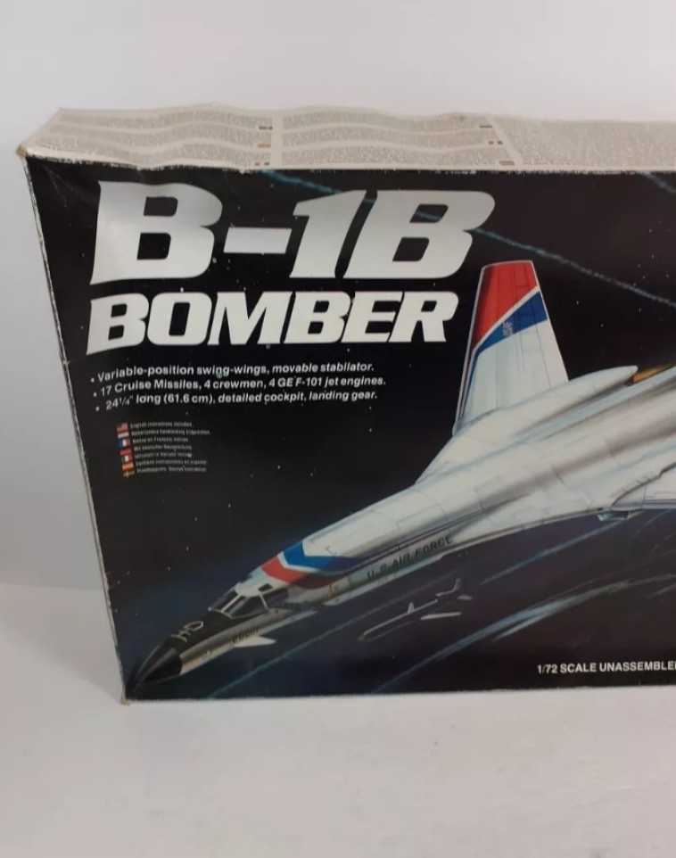 Monogram 1 72 US Airforce B-1B Bomber Model Airplane #5605