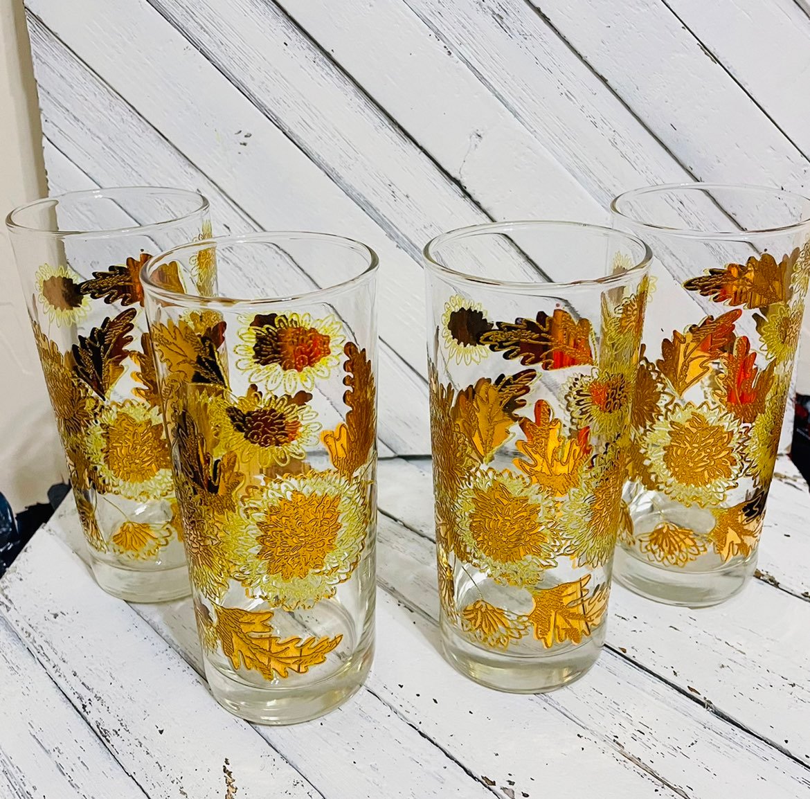 Set of 4 Vintage Mid Century Modern yellow 22k gold Pokee Glasses Chrysanthemum