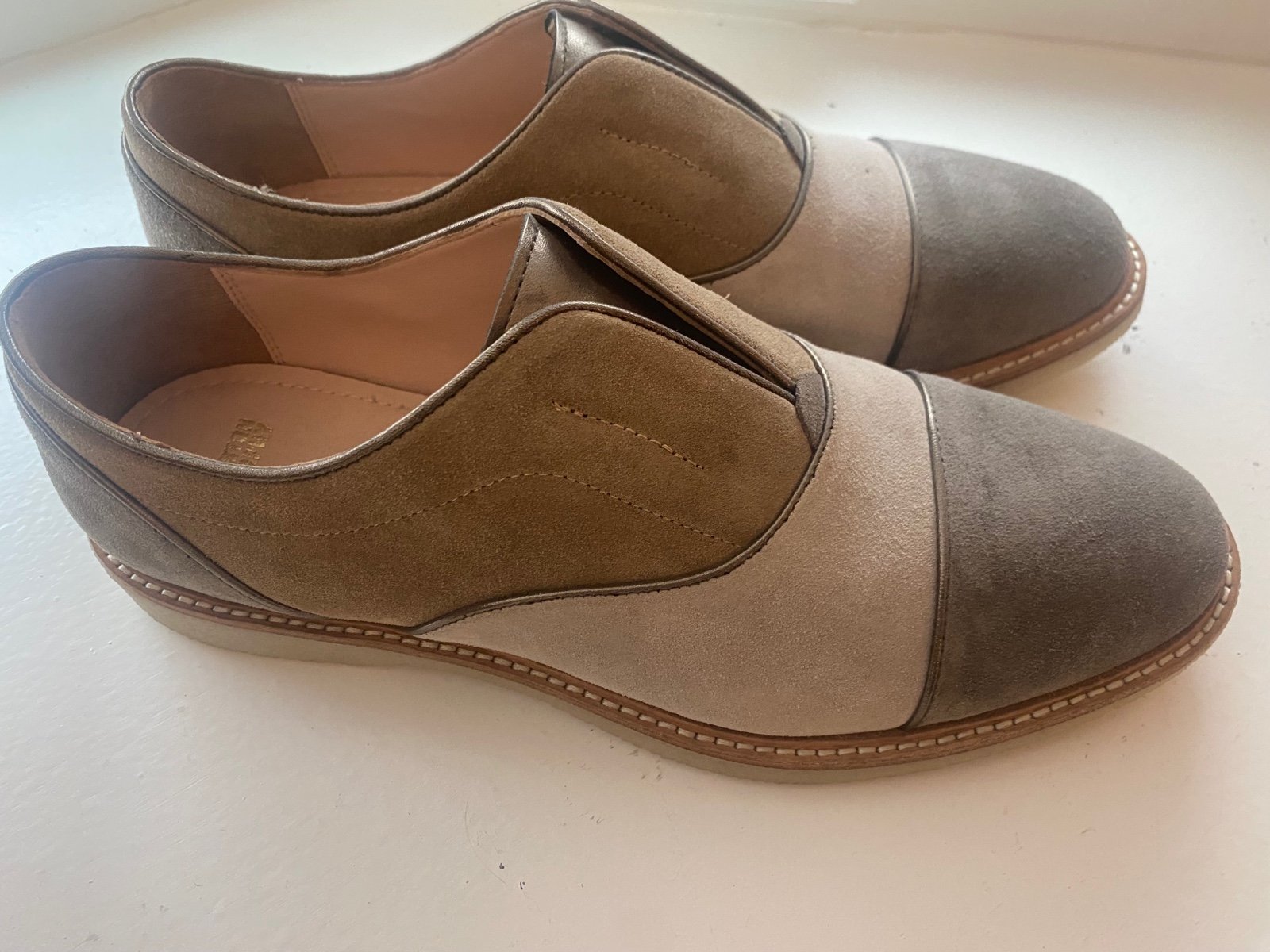 johnston and murphy tri color slip on nubuck suede loafer Women's size 10M