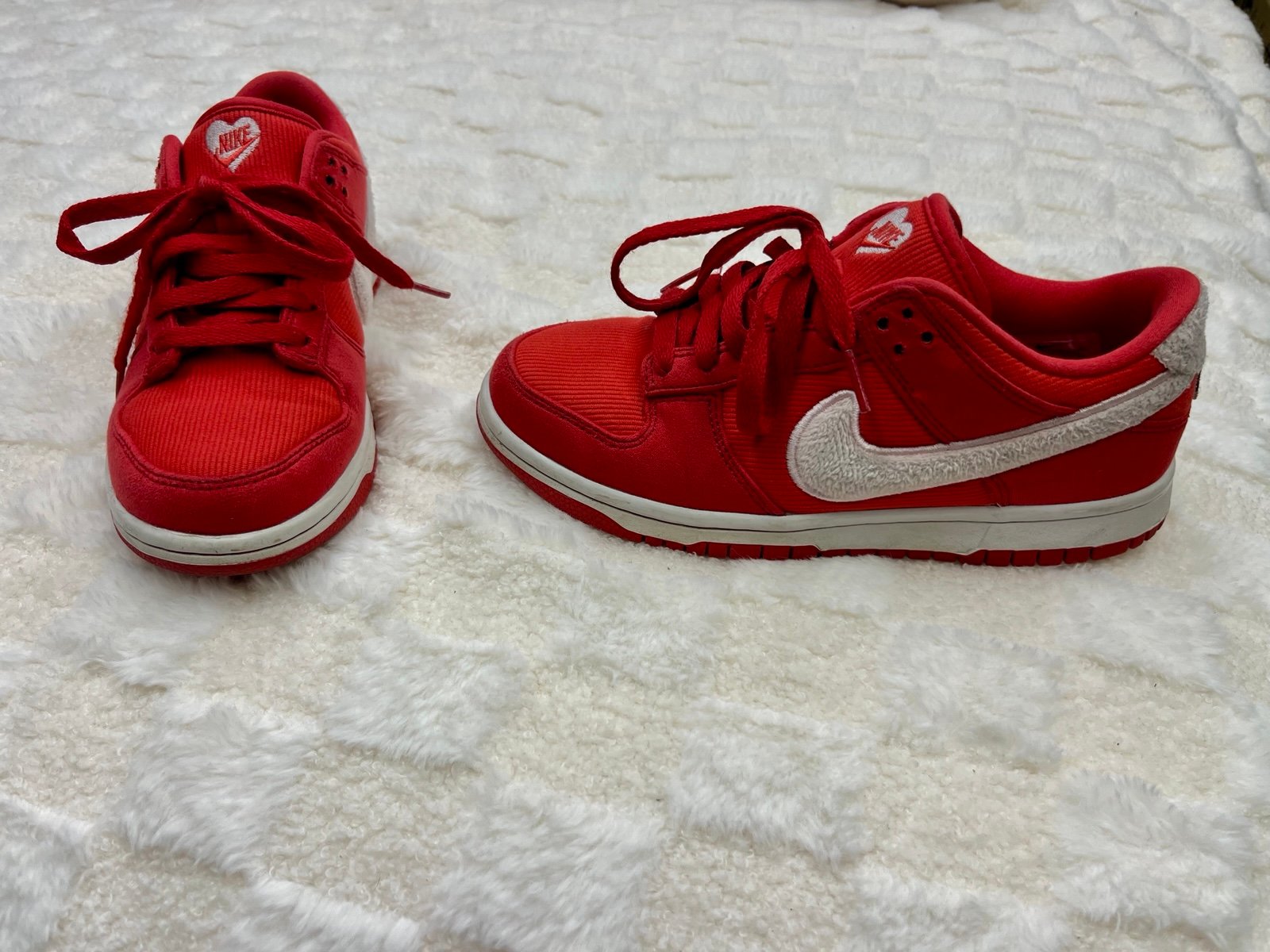 Nike Dunk Low GS Valentine's Day Sneaker fire red/light crimson/white Sz 5Y