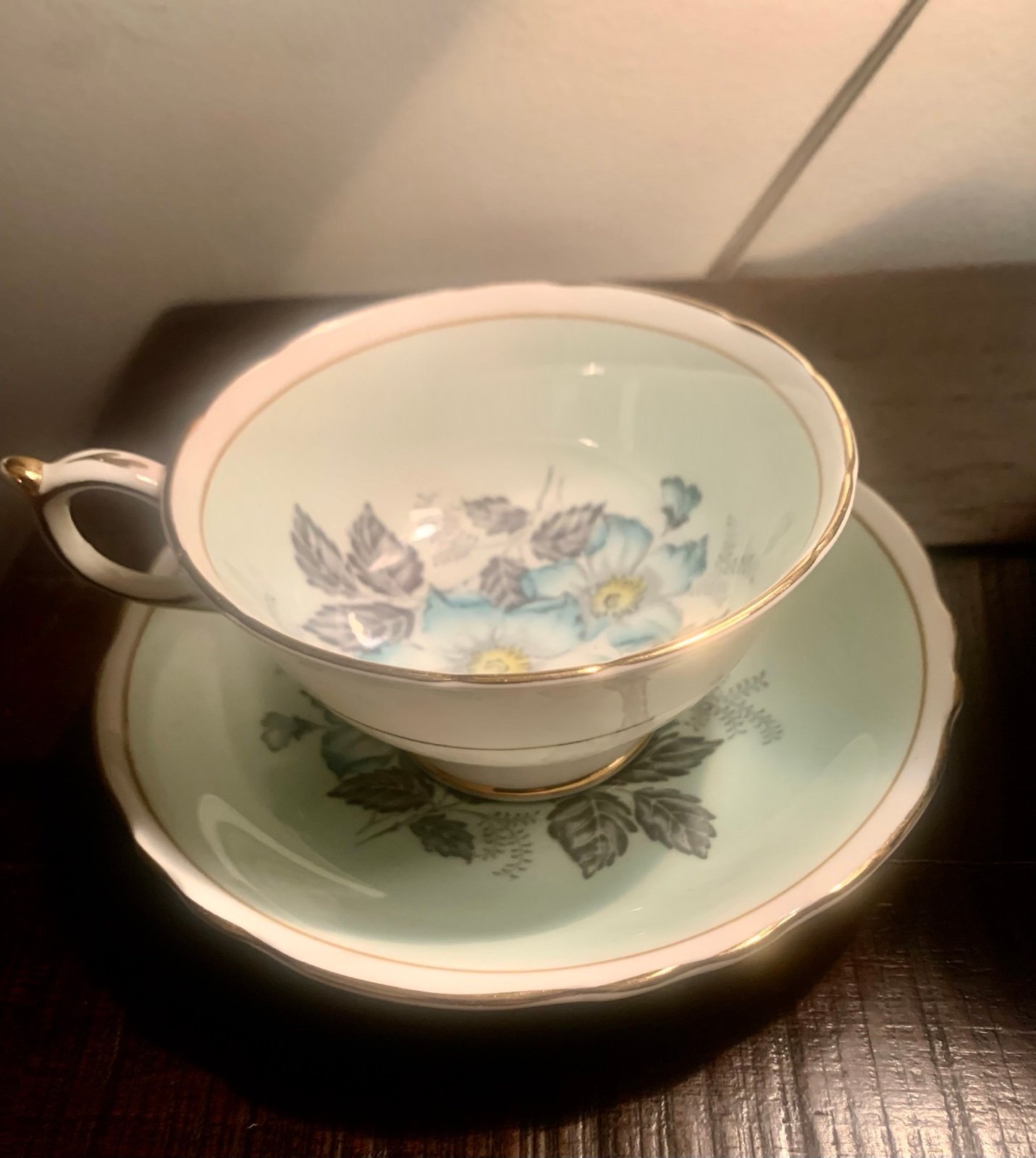 Beautiful Paragon Double Warrant Floating Dogwood Blue Tea Cup & Saucer. Rare