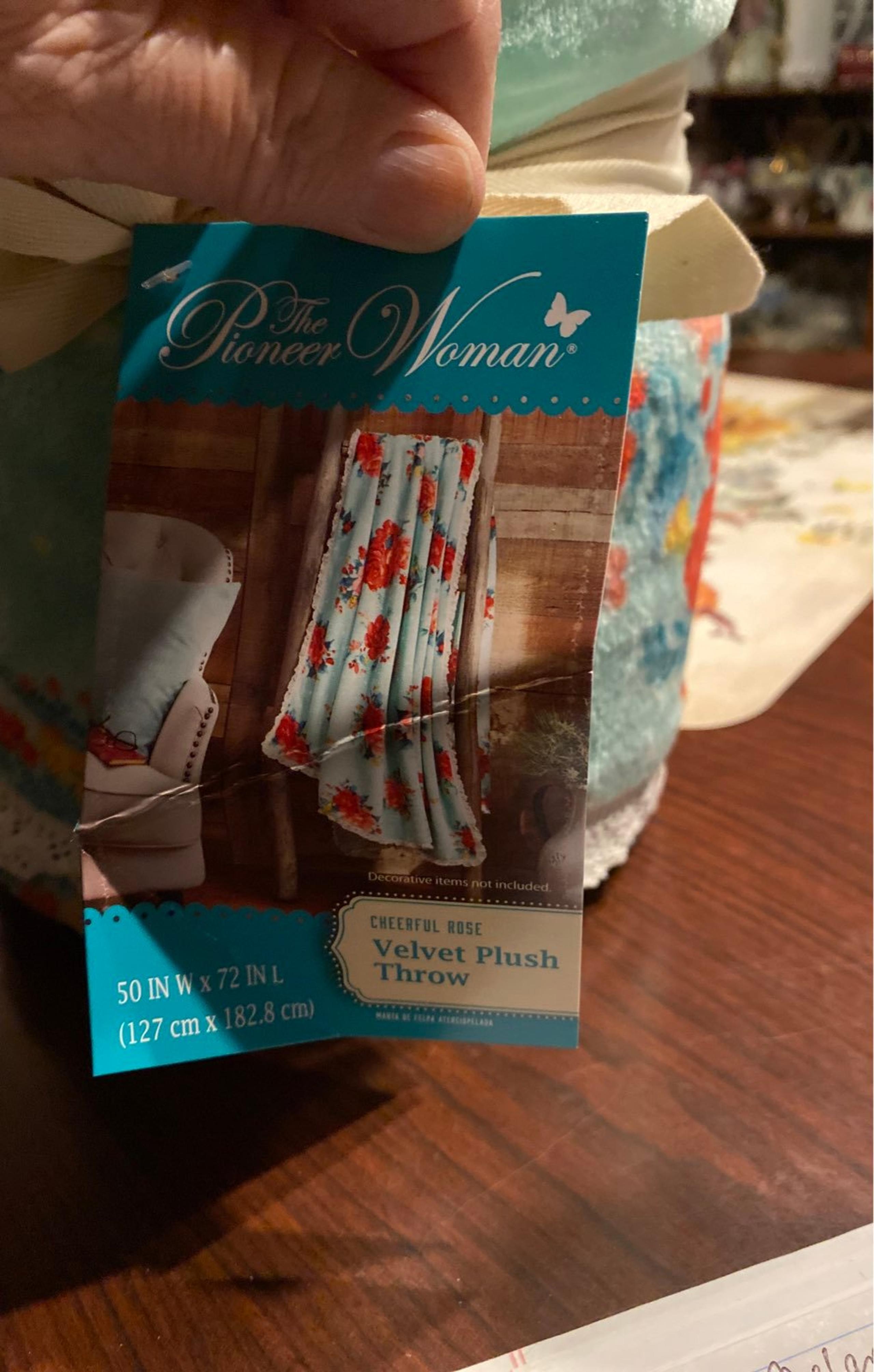 Pioneer woman cheerful rose throw