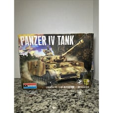 Monogram 1/32 Scale Panzer IV medium German Tank Model Kit