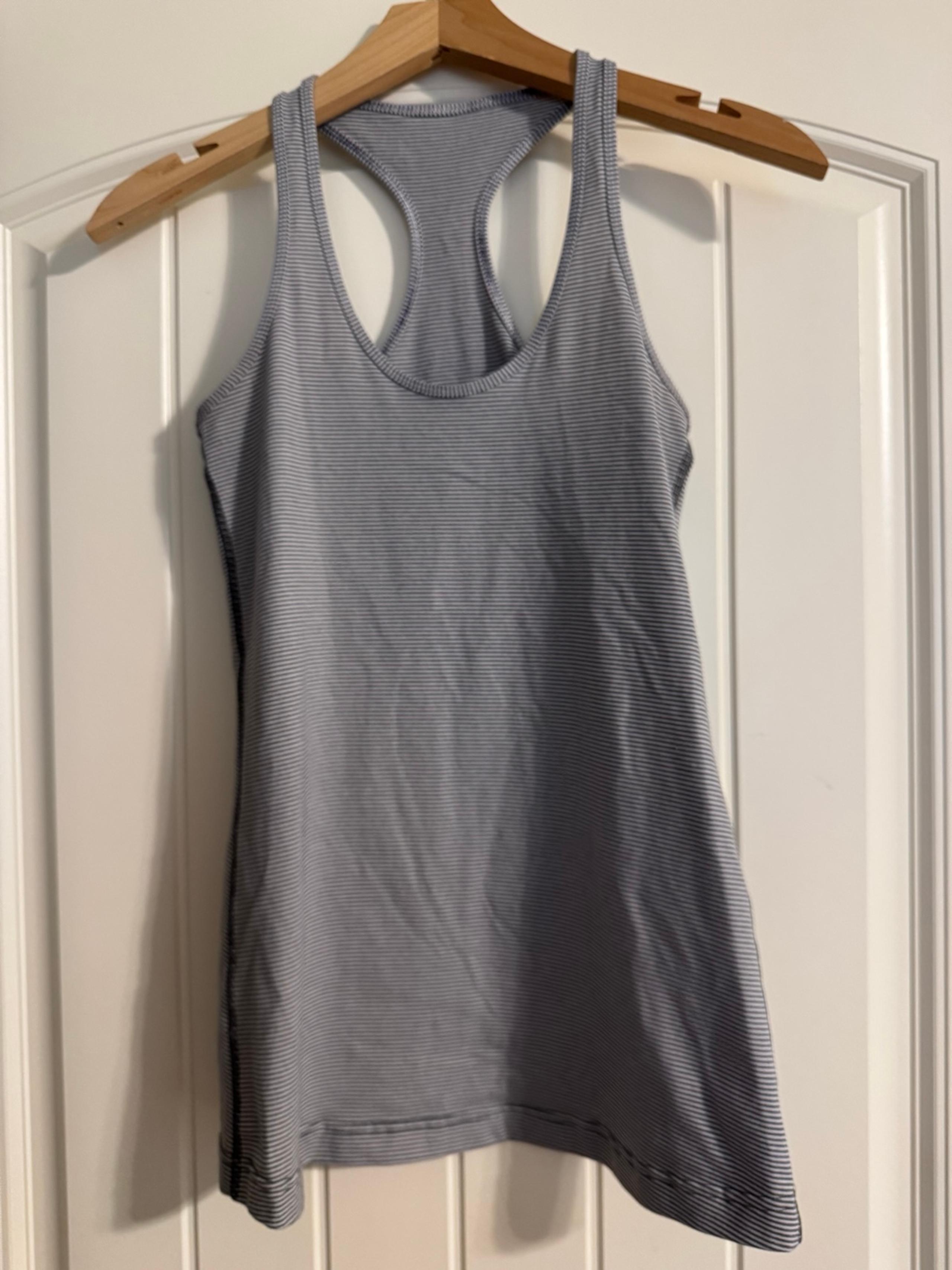 LULULEMON ATHLETICA Women’s Striped Racerback Tank Top Small Size Gray White