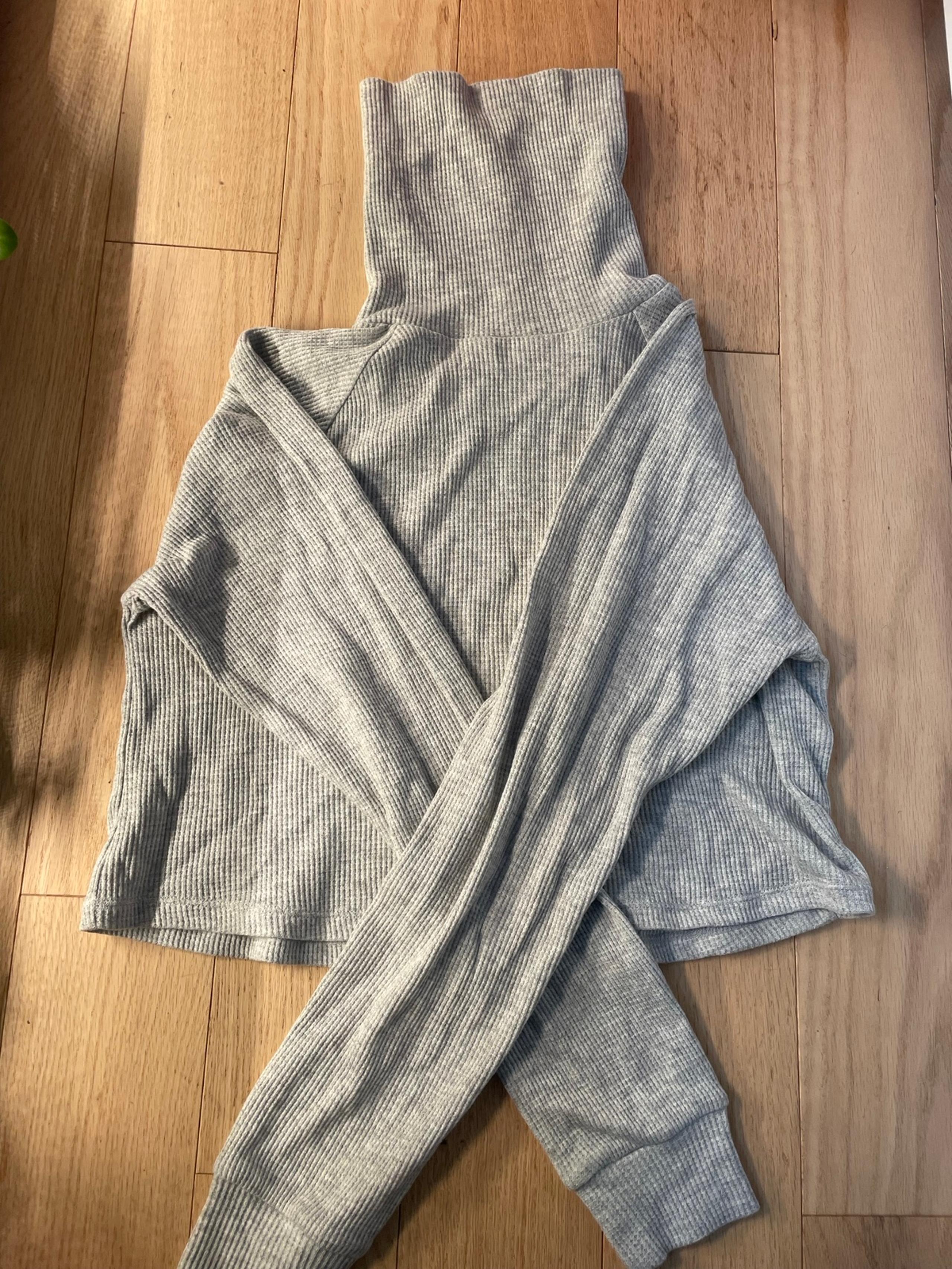 Turtleneck Gray Cropped Sweater Top
