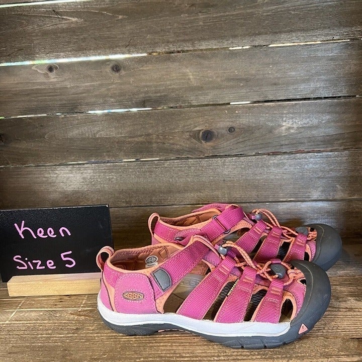 Childrens Big Kids Keen Newport H2 Waterproof Pink Shoes Sandals Size 5 Y GUC