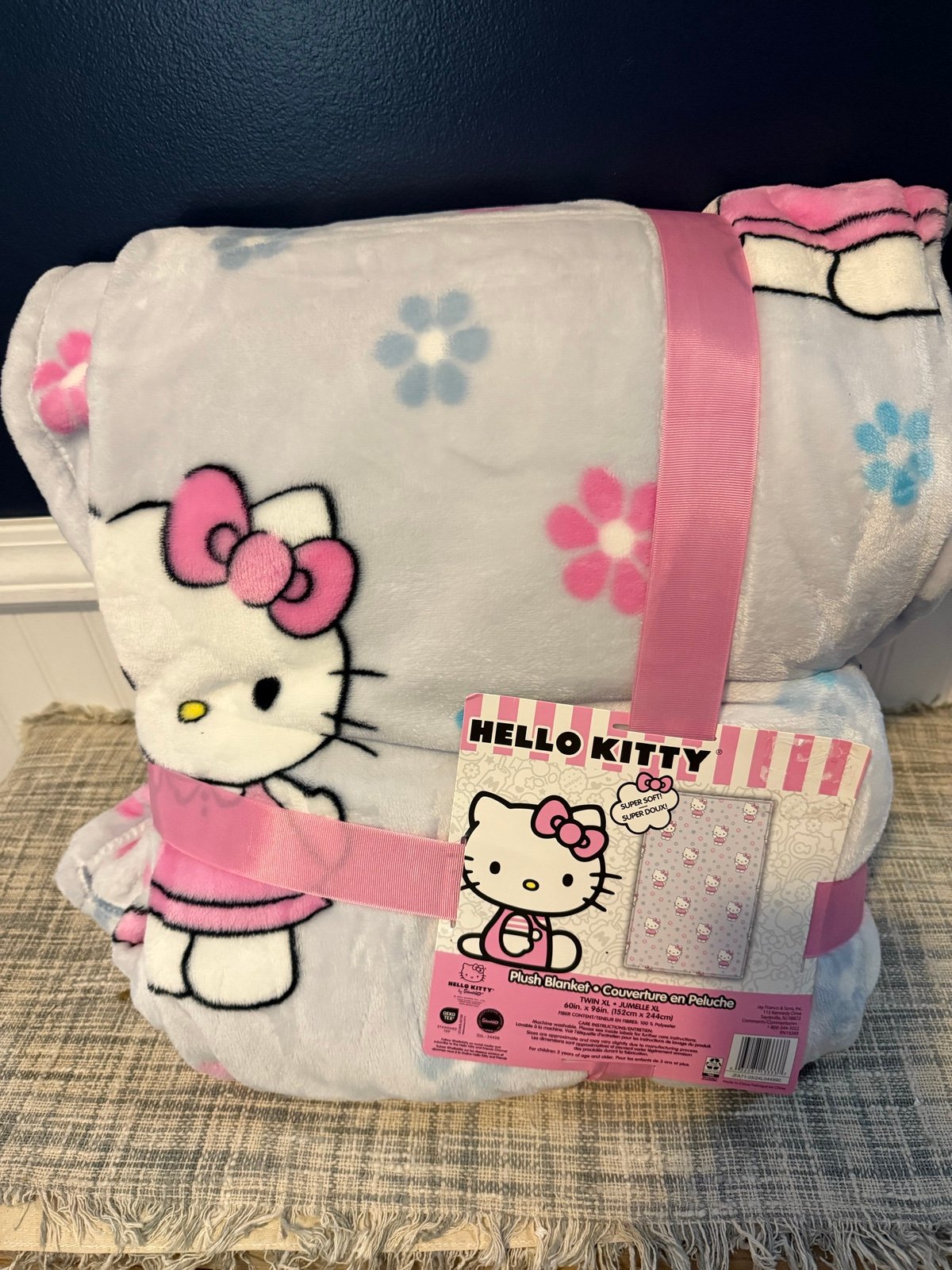 Hello Kitty Blanket Pink Twin Extra Long 60x96 IN Brand New