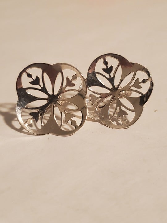 Estate vintage 925 sterling silver openwork cut out screwback earrings snowflake
