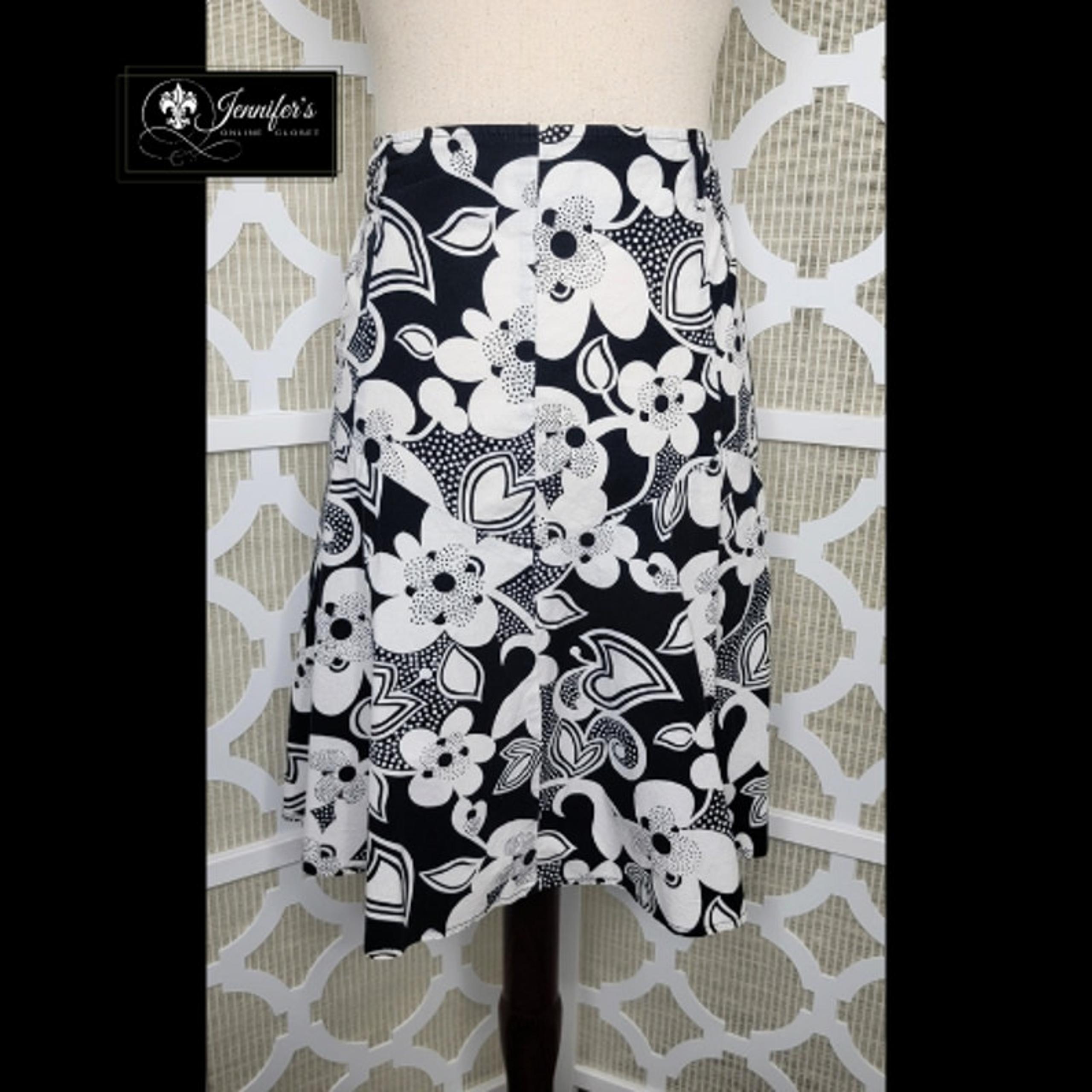 Joe Benbasset Women's Black & White Floral A-Line Skirt Size 10