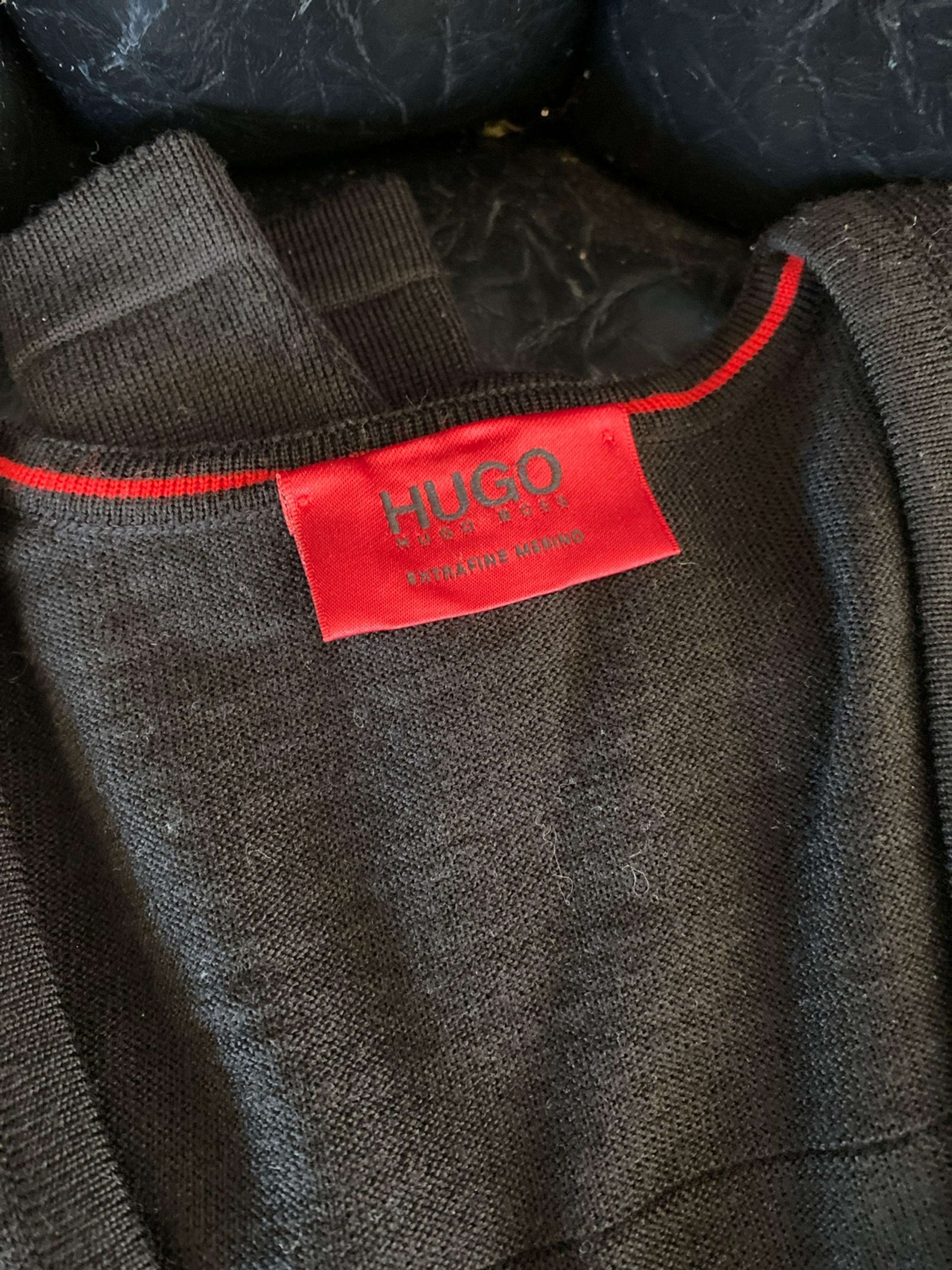 HUGO BOSS V-NECK WOOL SWEATER