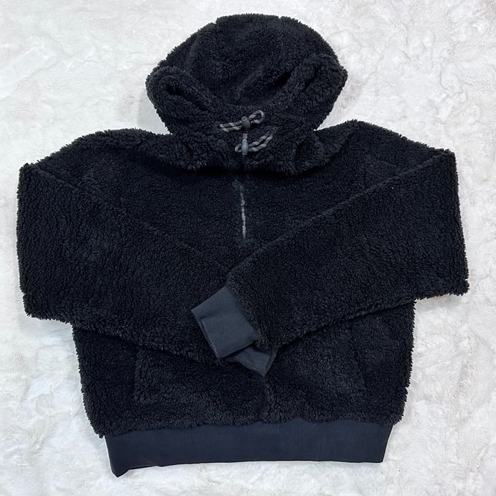 Lululemon Textured Fleece 1/2 Zip In Black Size 8