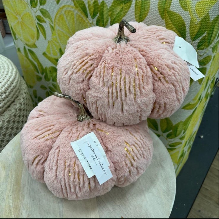 2 rose pink faux fur cupcakes and cashmere pumpkins !