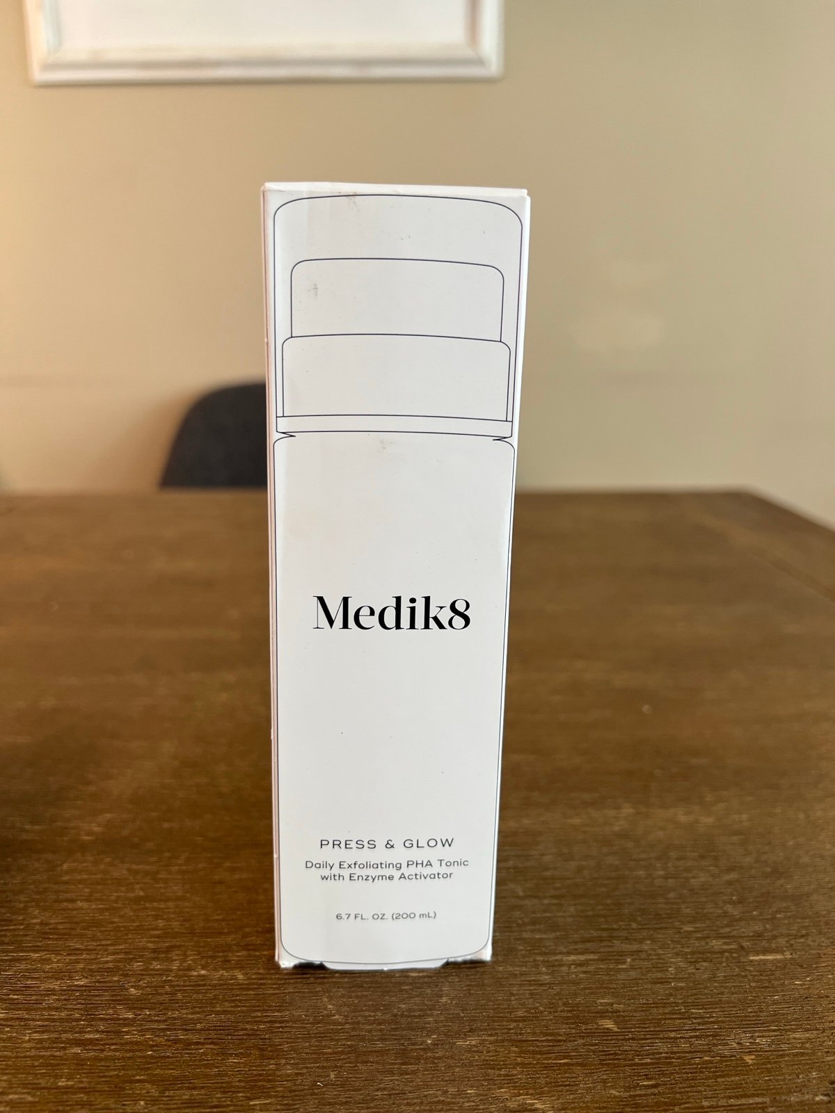 NEW Medik8 Press & Glow daily exfoliating PHA tonic with enzyme activator