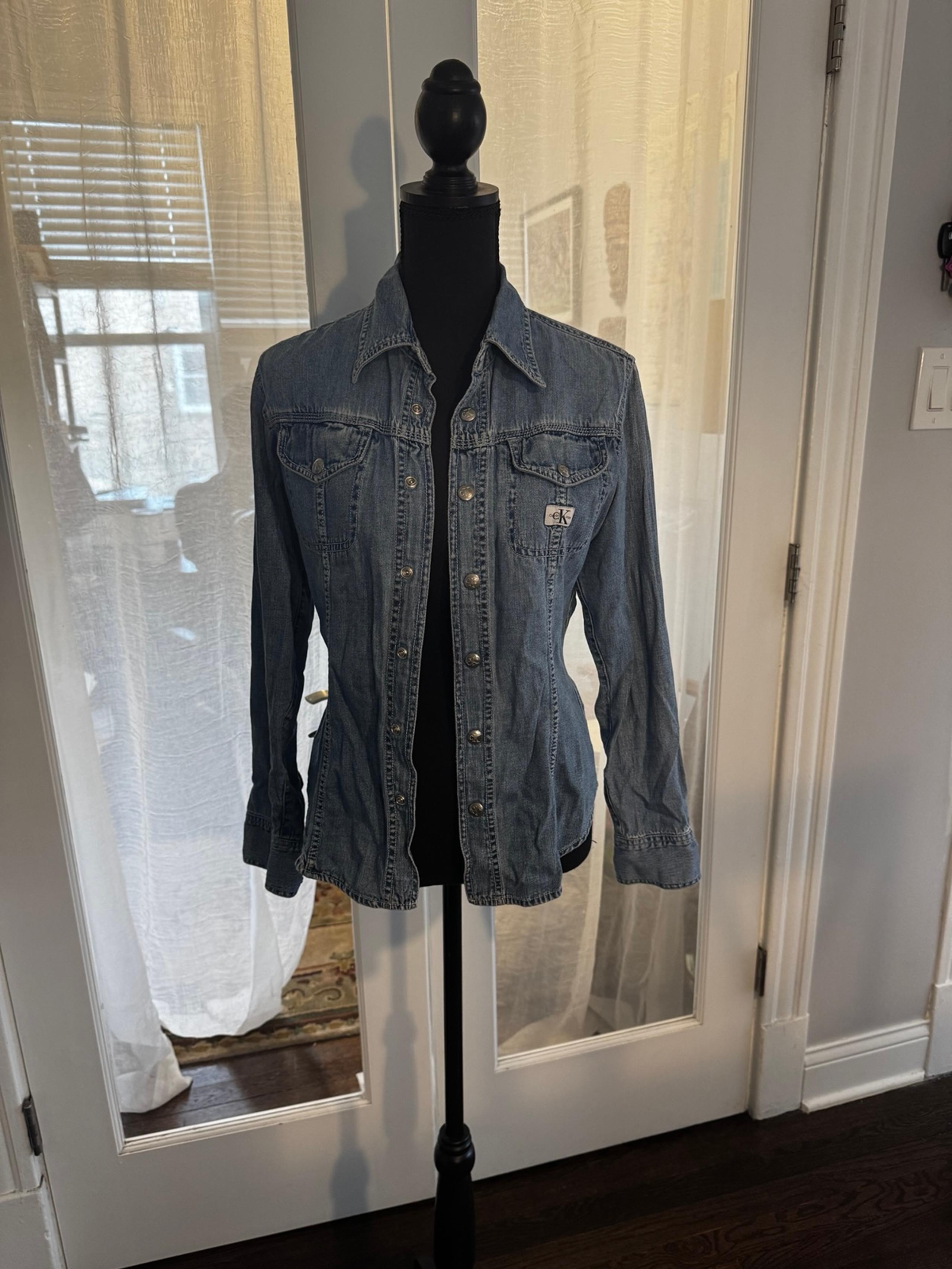 Vintage 90’s Calvin Klein denim button down shirt size medium