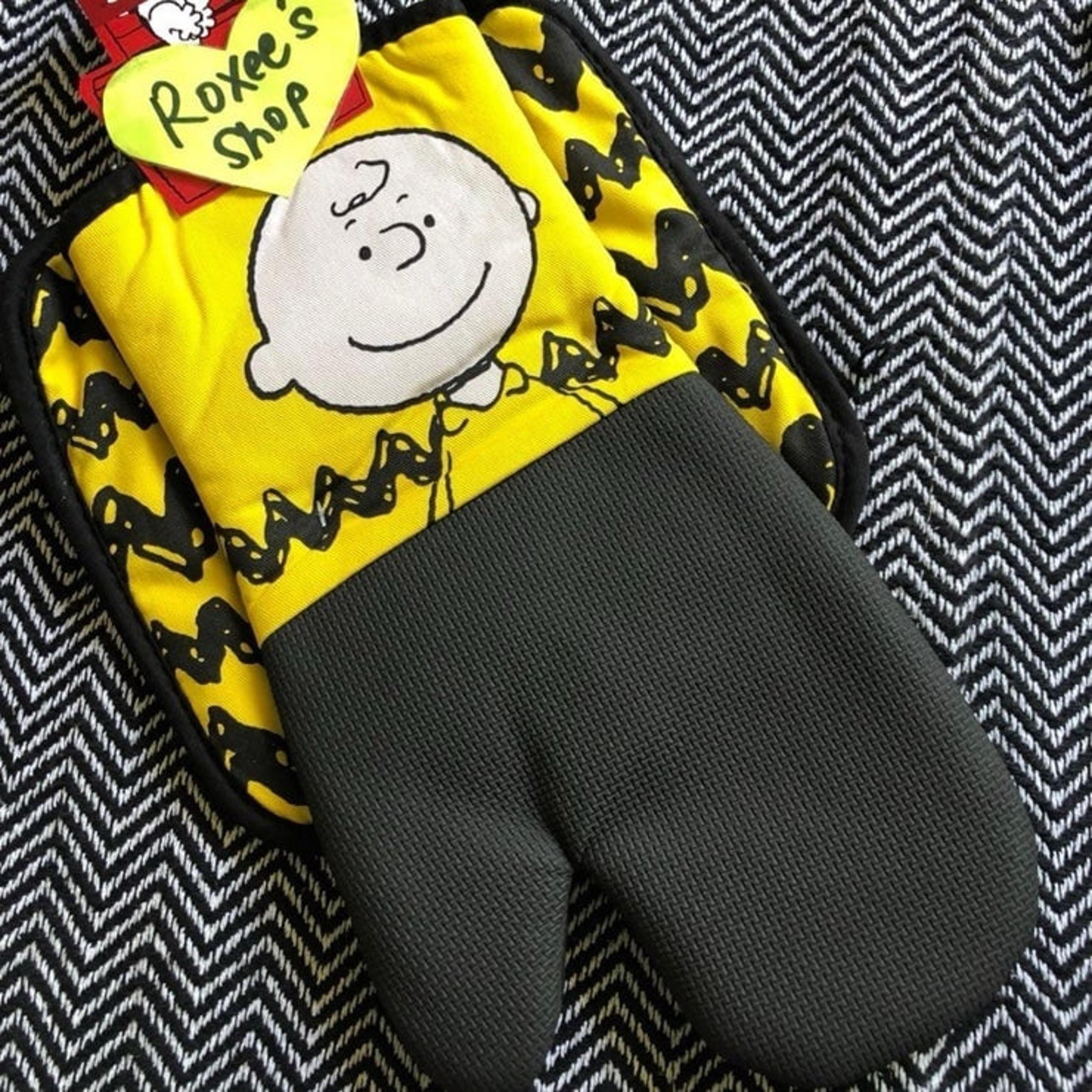 Peanuts Charlie Brown Kitchen Oven Mitt Set