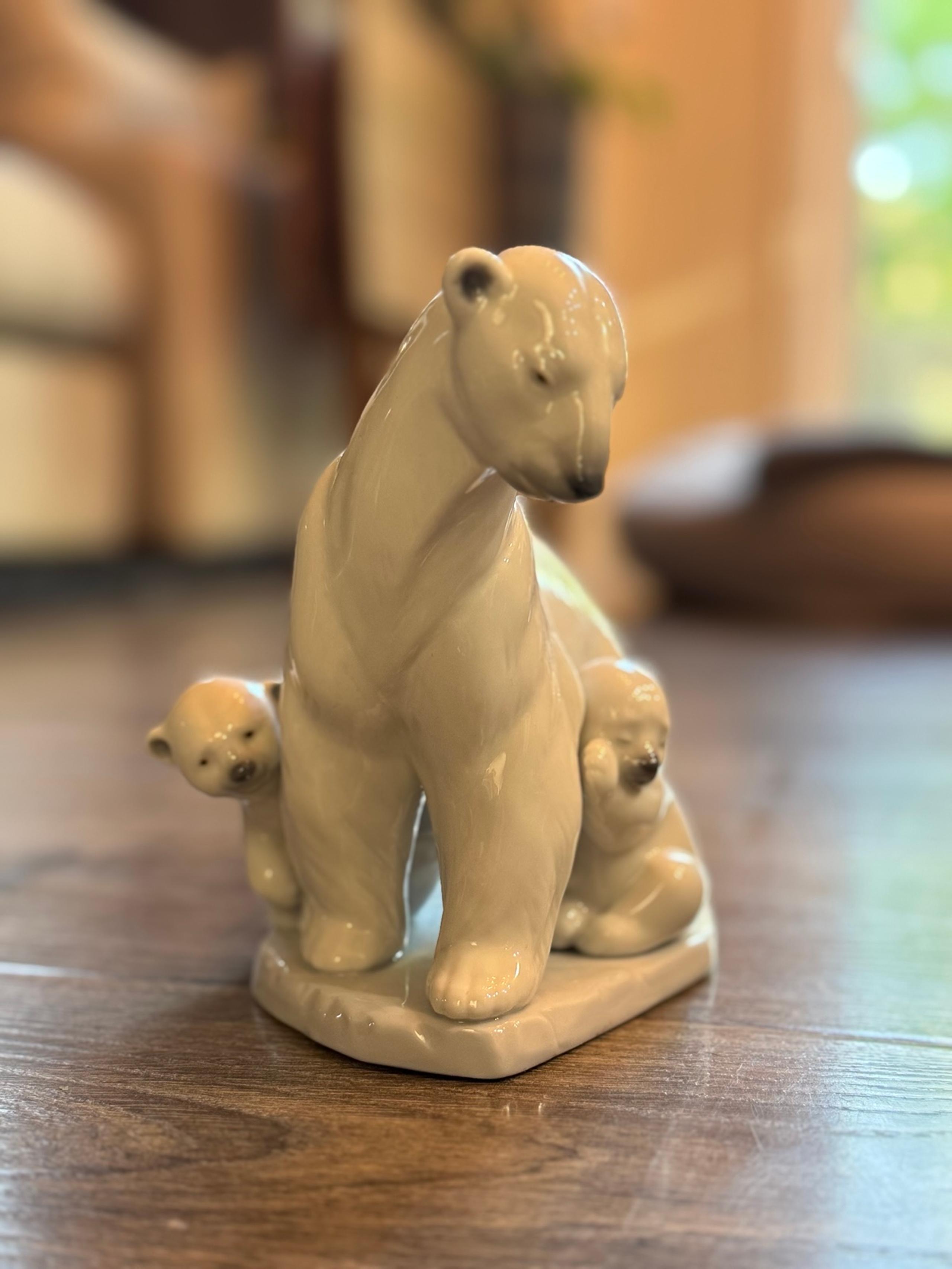 Lladró 6745 Polar Bear with Cub Figurine – Handmade in Spain, Porcelain