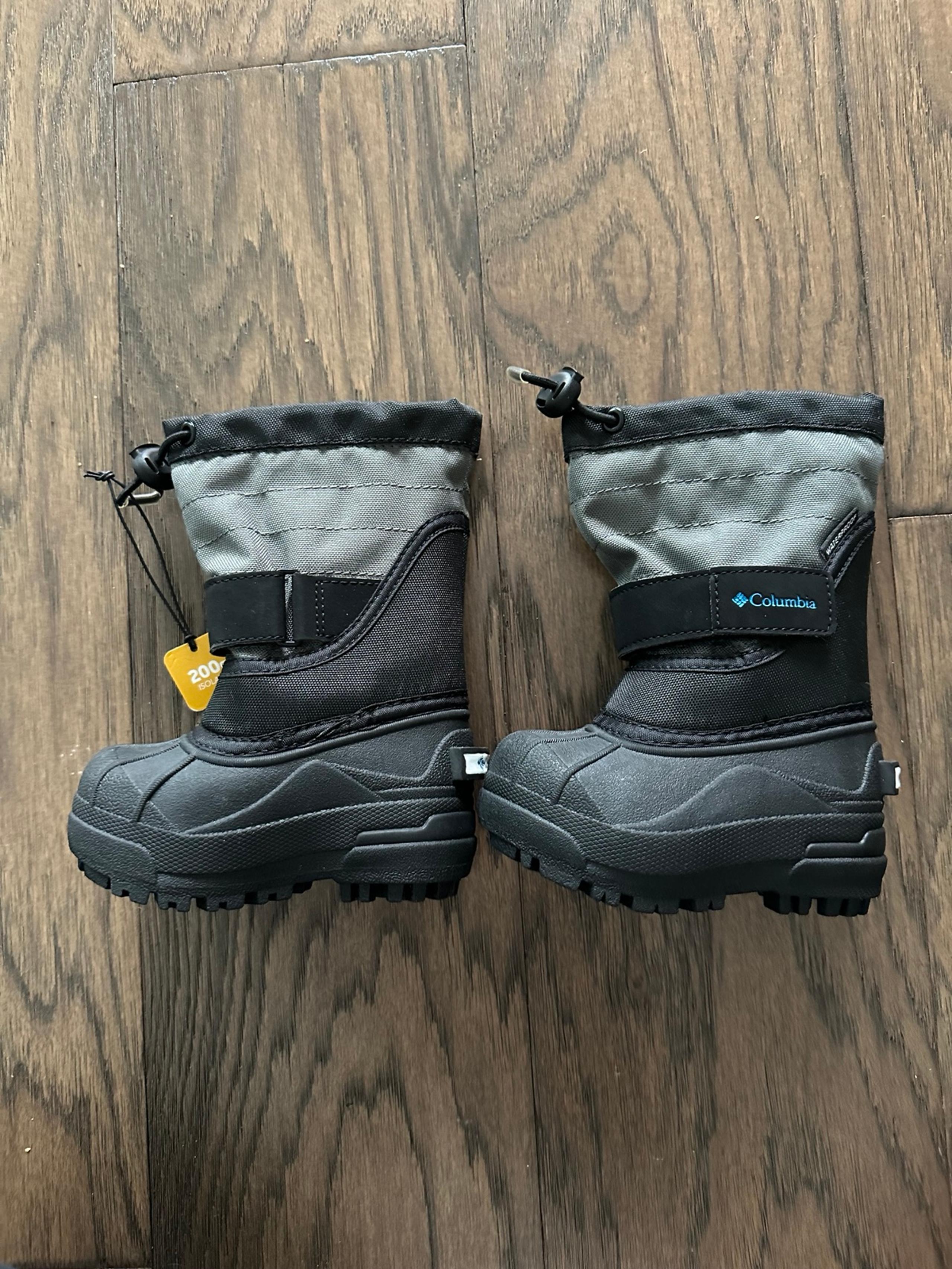 Columbia Baby SIZE 5 Powderbug™ Plus II Snow Boot in Black/Hyper Blue - $75