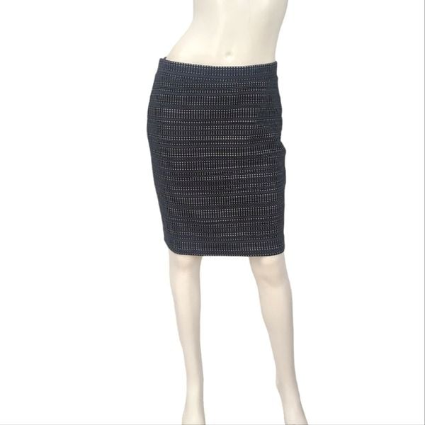 LOFT Verigated Black Brociad Pencil Skirt size Medium