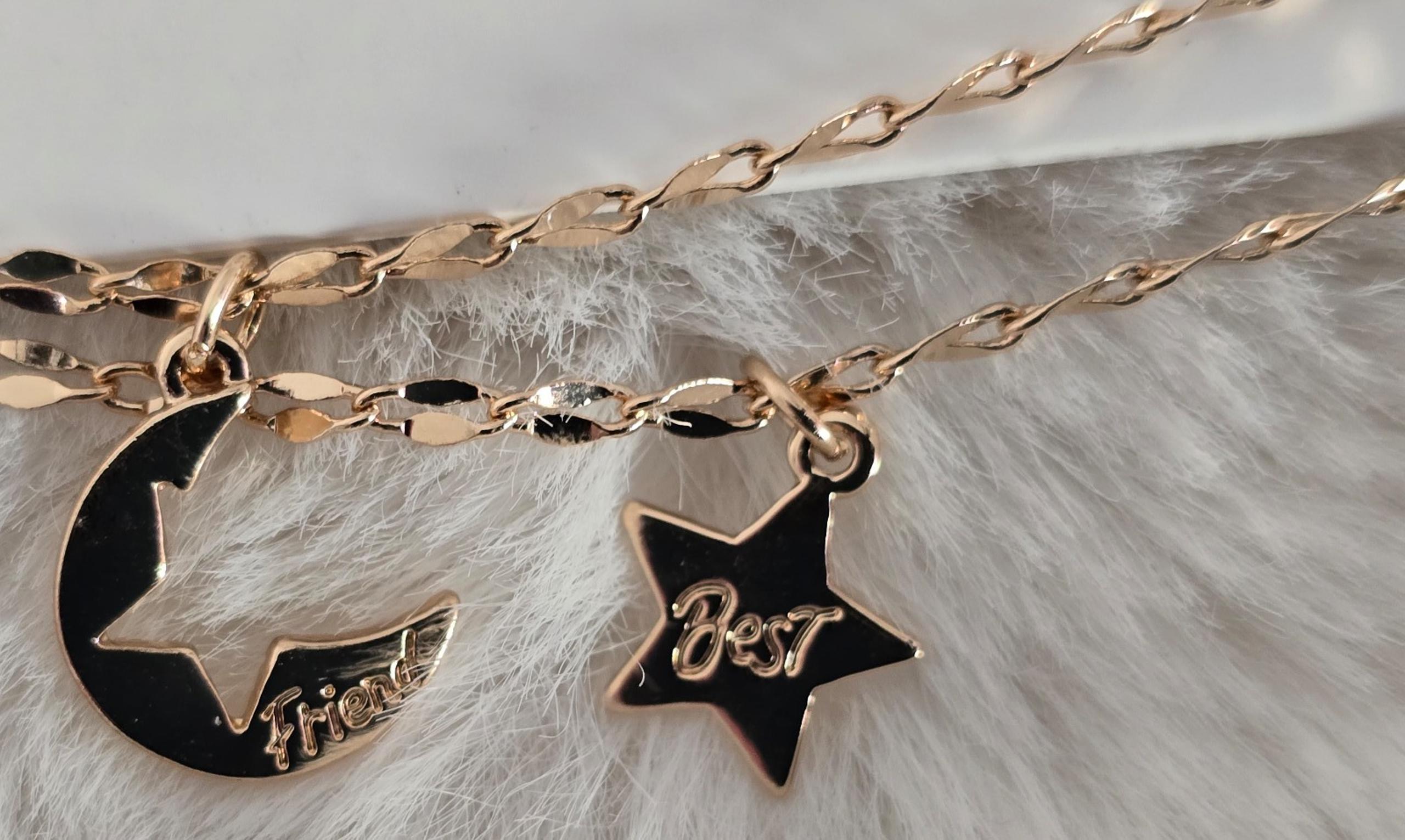 BEST FRIENDS Necklace forever 21