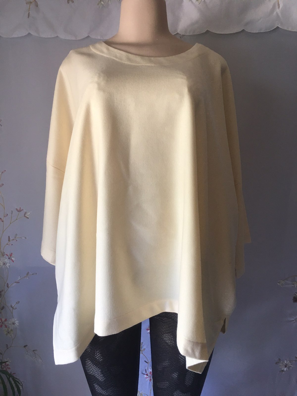 Eskandar top, ivory size 0