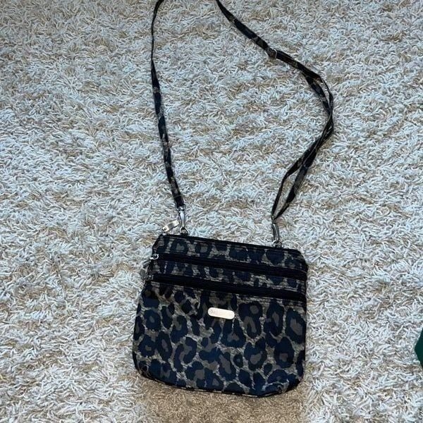 Leopard Print Baggallini Shoulder Crossbody Purse Bag w Many Pockets
