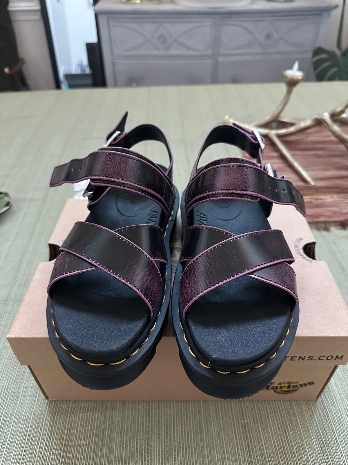 NEW Dr Martens Voss II - Black+fondant Pink -SZ 7
