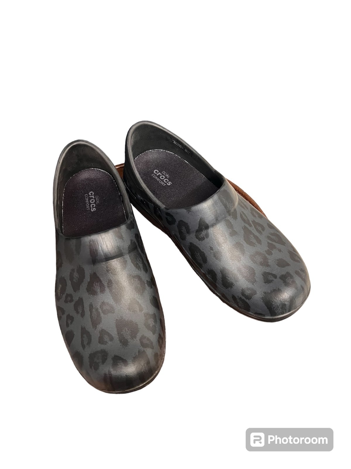 Crocs Neria Pro II Clogs Black Gray Leopard Print Slip On Shoes Women’s Size 8 W