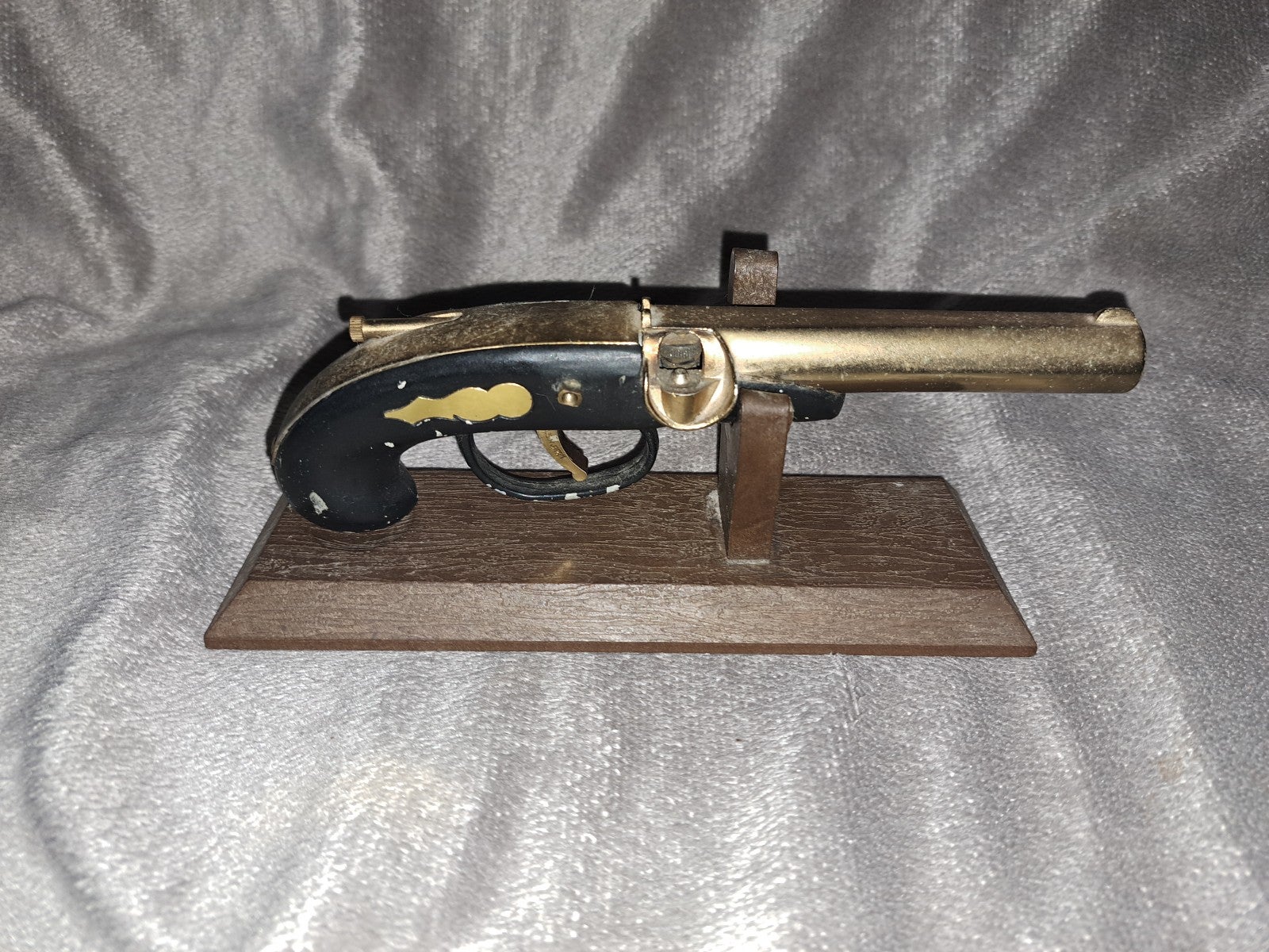 Vintage flintlock Novelty table top lighter