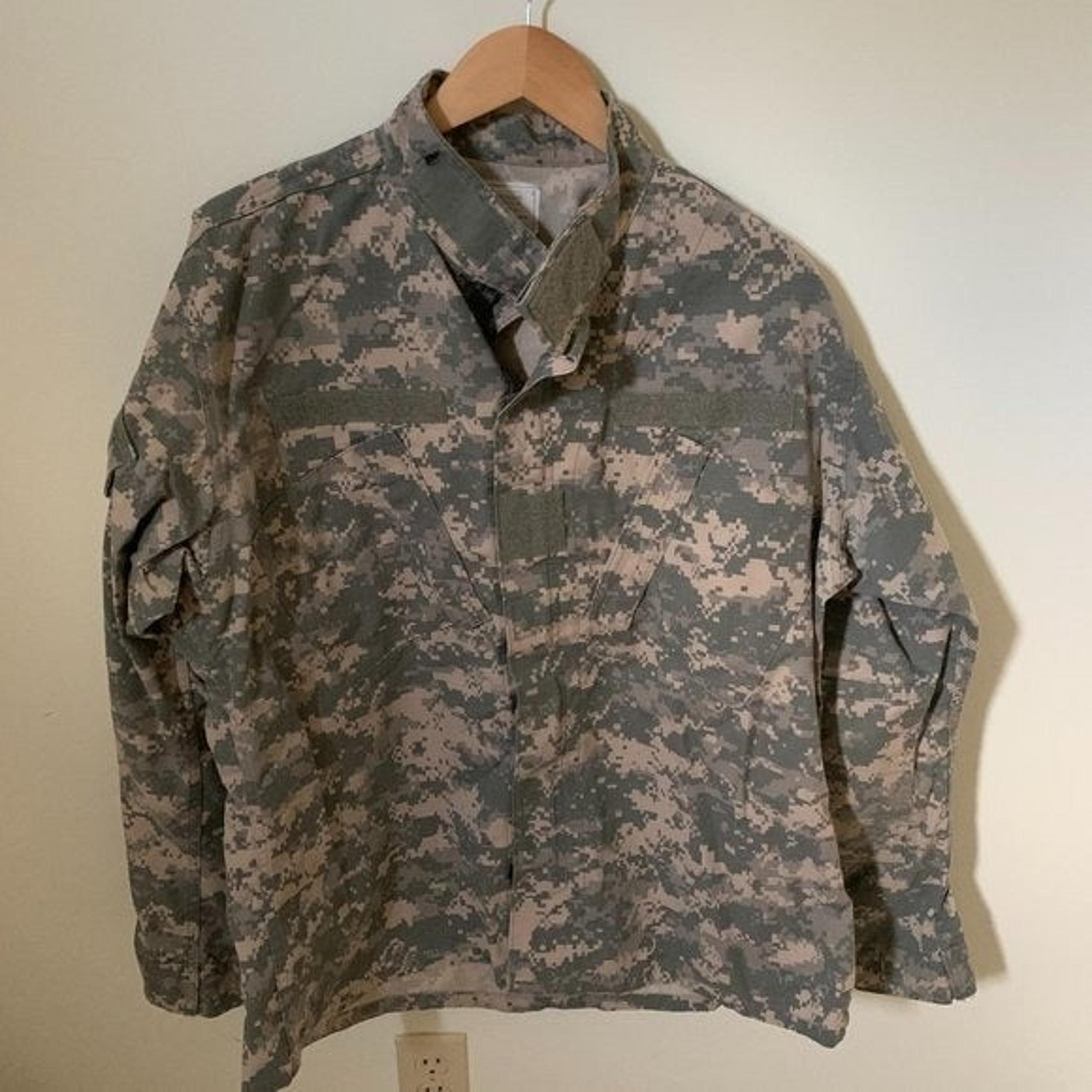 Army Medium Regular Combat Uniform ACU Coat Camo