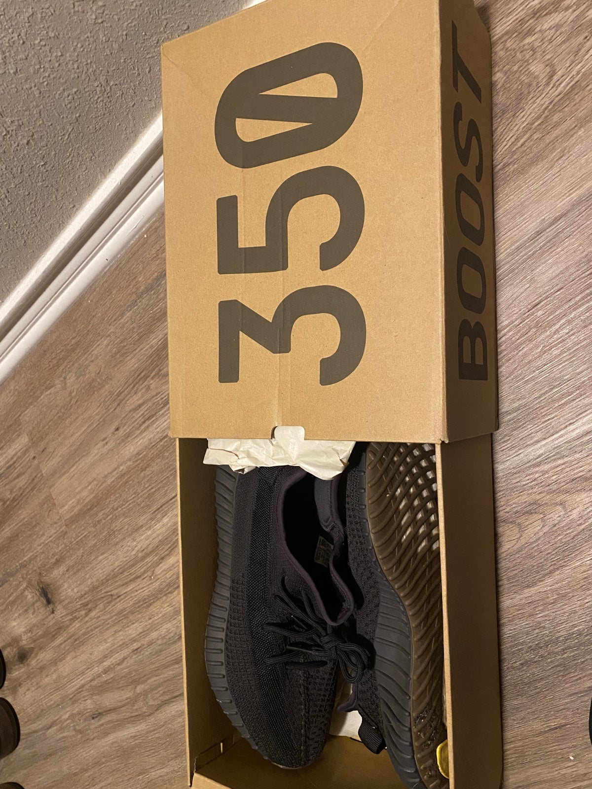 Yeezys Boost 350 V2 sz 10.5