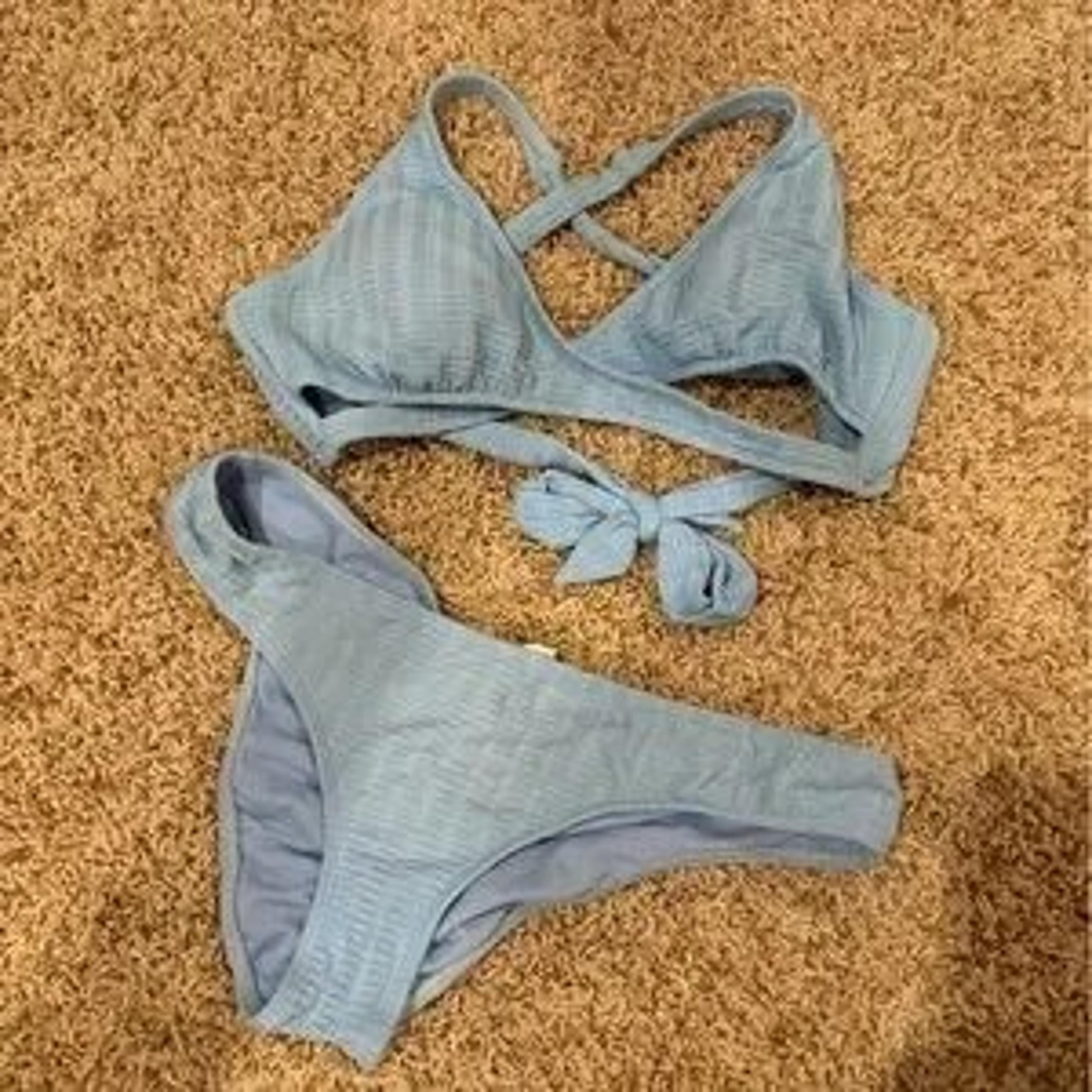 LUCKY BRAND - swimsuit bikini size medium. Cute wrap top