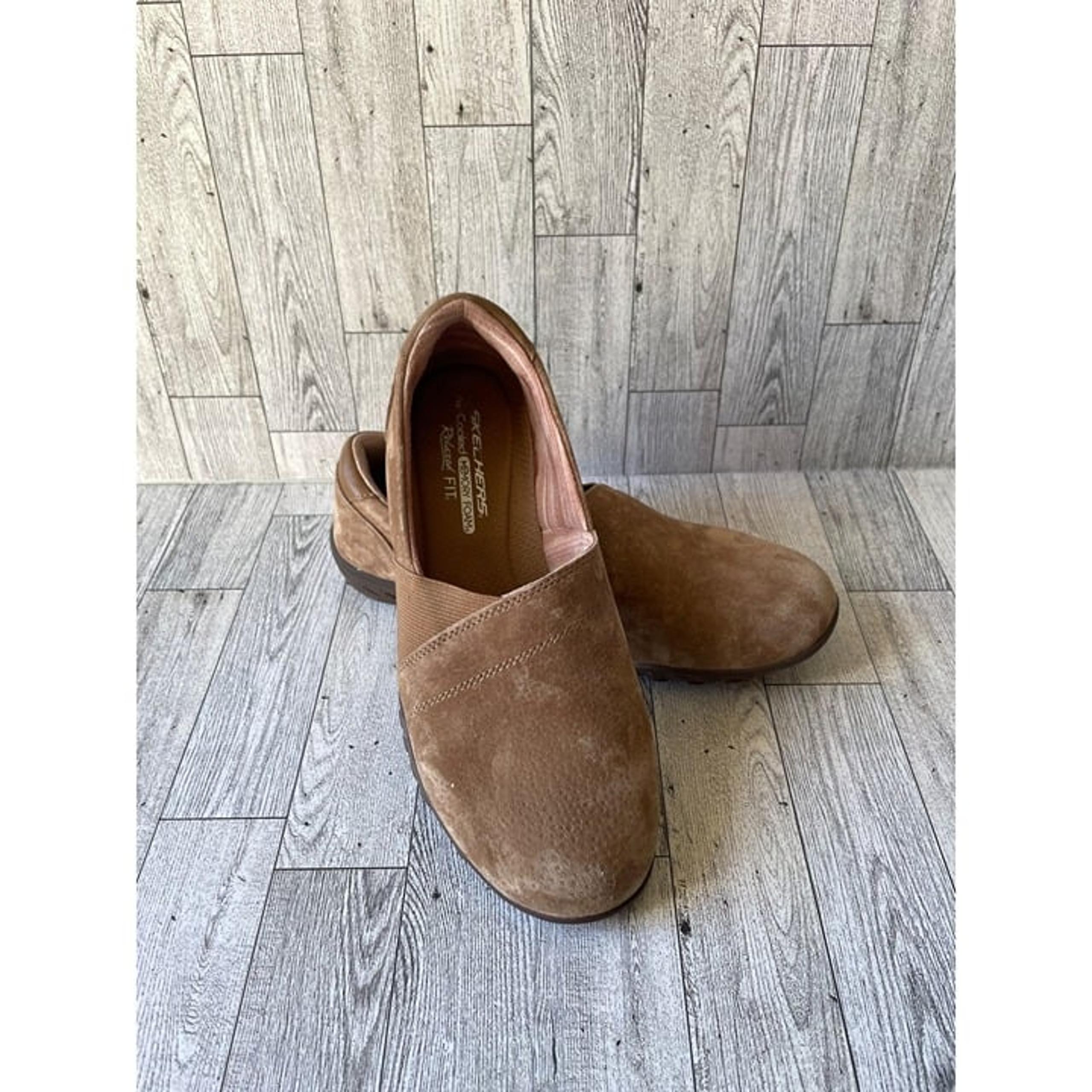 Skechers Kindred Suede Loafer Womens 8.5  Brown Air Cooled Memory Foam Comfort