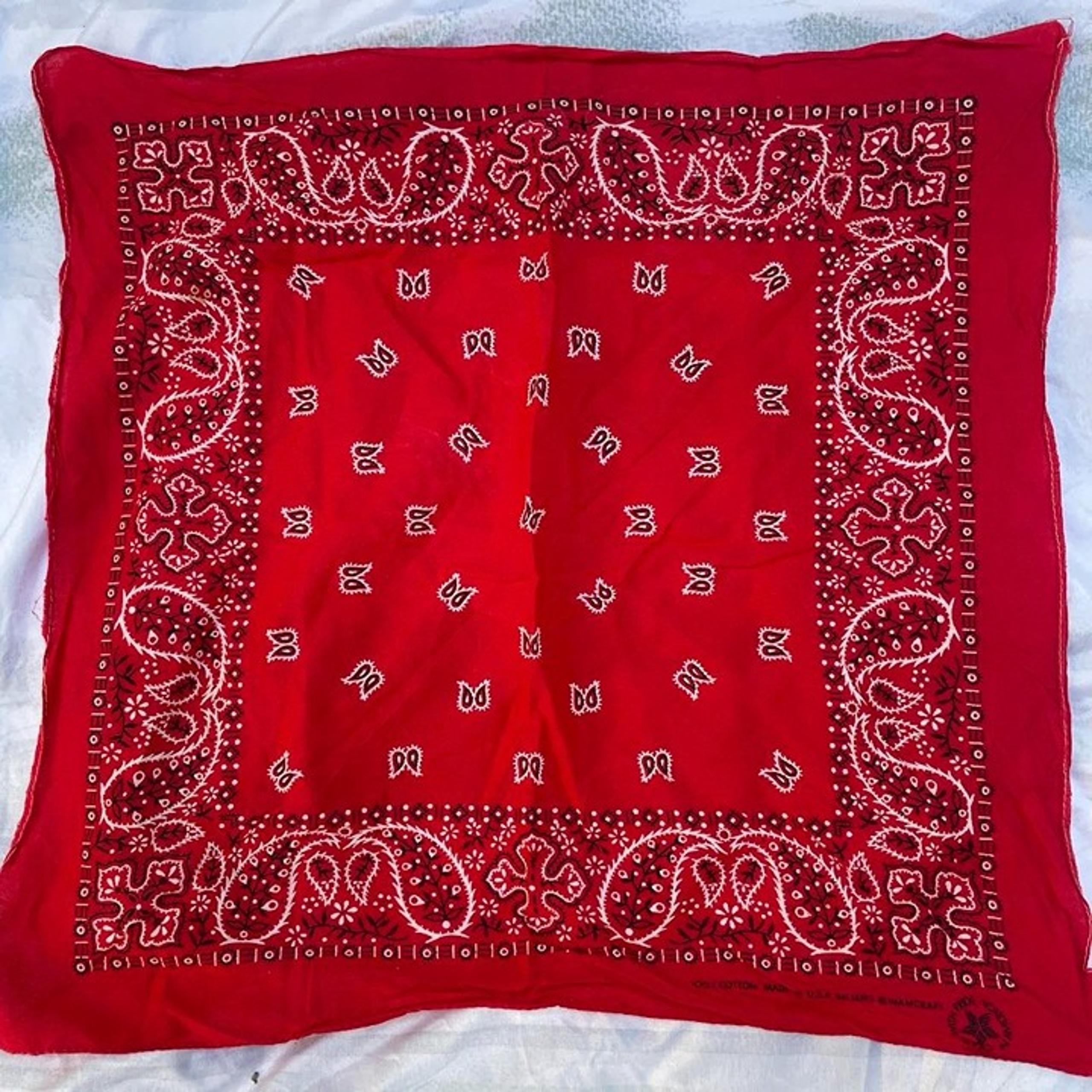 Vintage WAMCRAFT RED Paisley Corner Cross Bandana Rn 14193 Made in Usa 21" x 21"