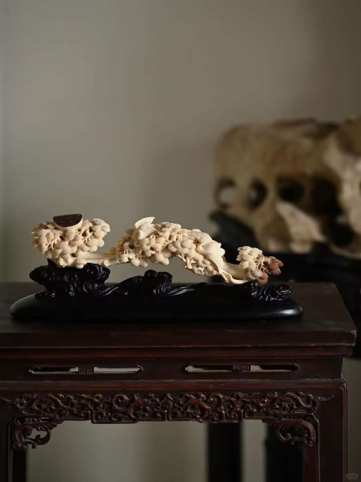 Mammoth carving Pine Crane Changchun auspicious ornament