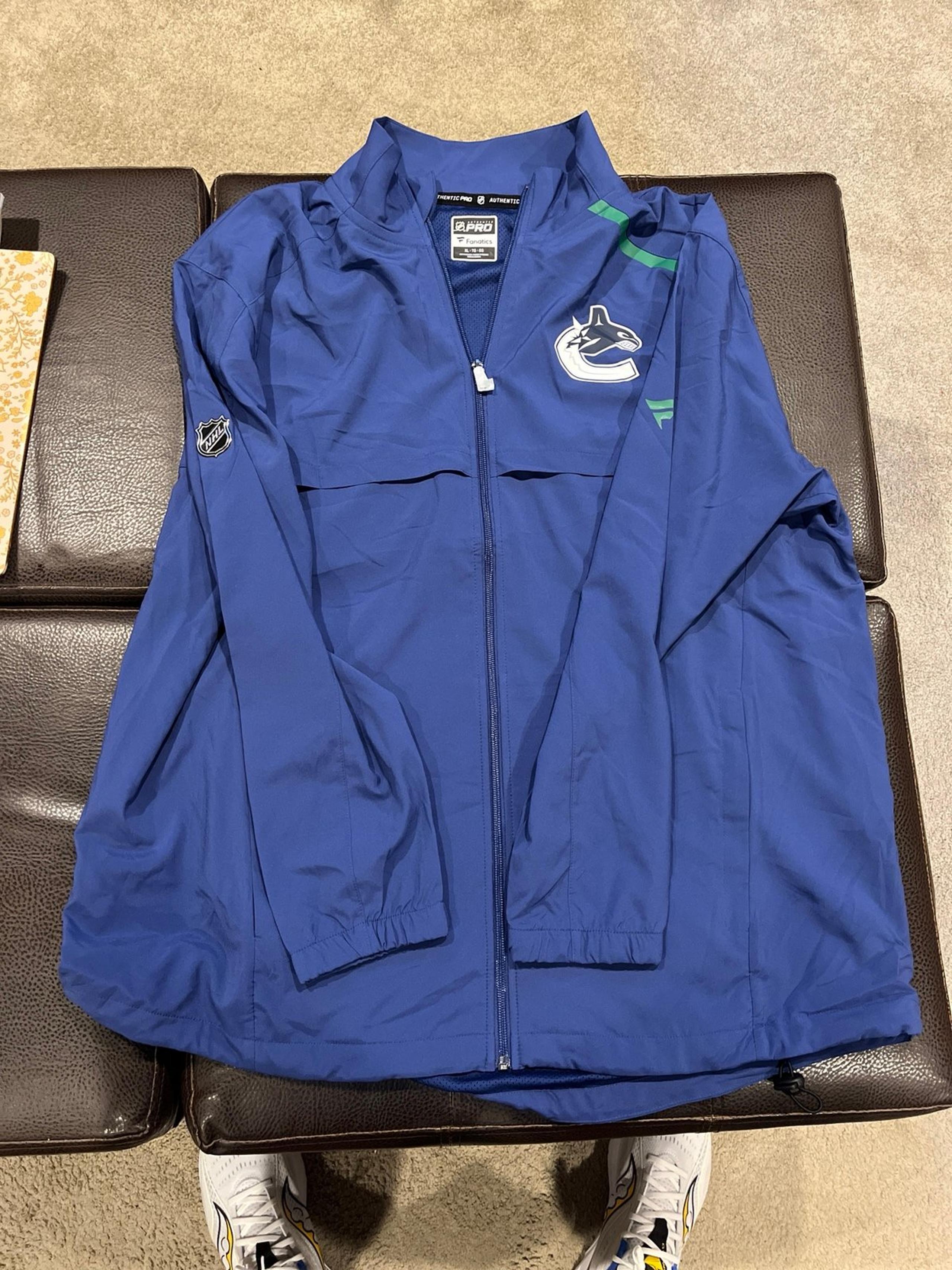 Vancouver Canucks Men’s XL Brand New Full Zip NHL