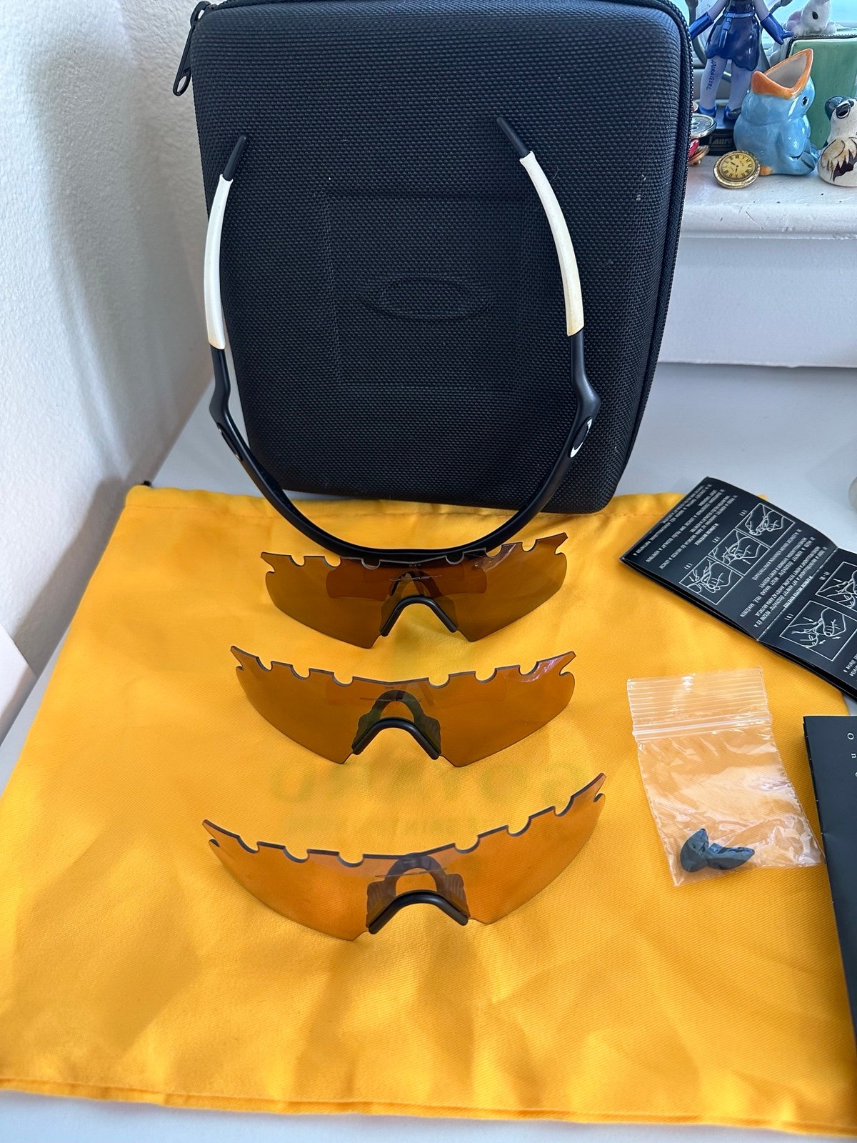 OAKLEY Sunglasses