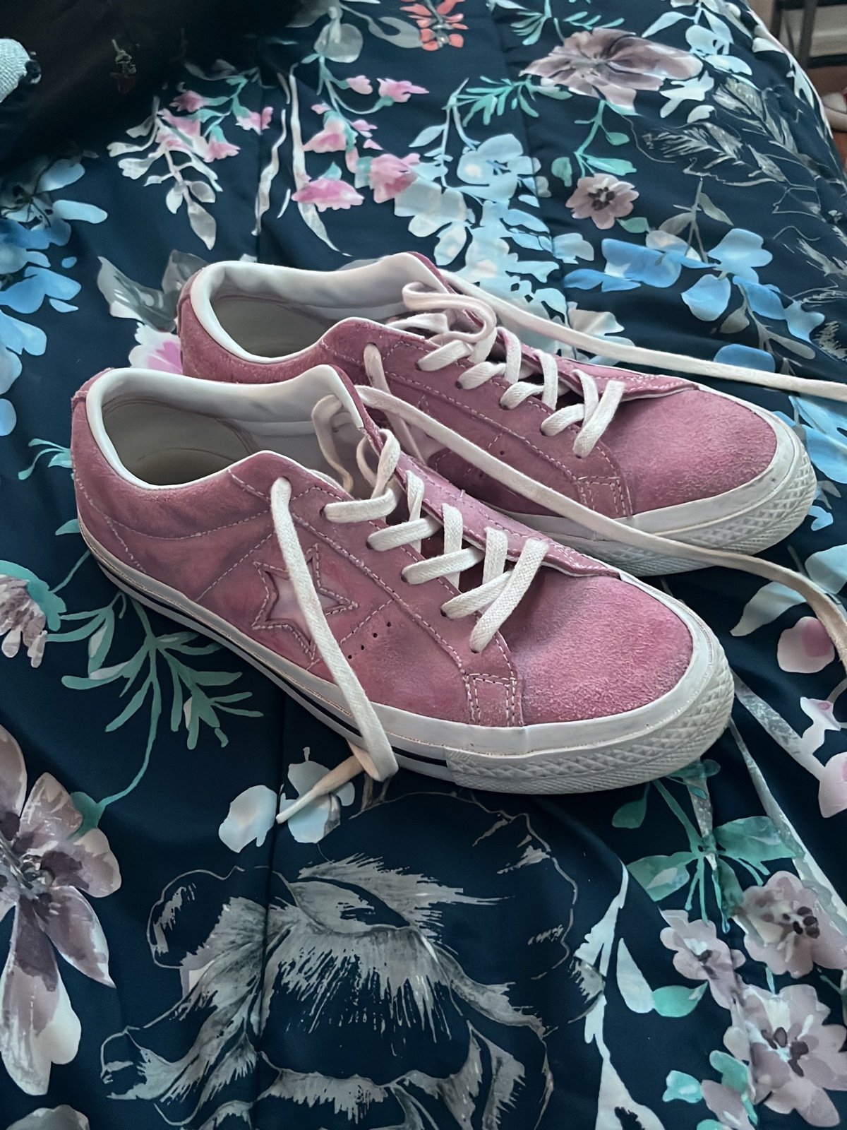 pink converse one star