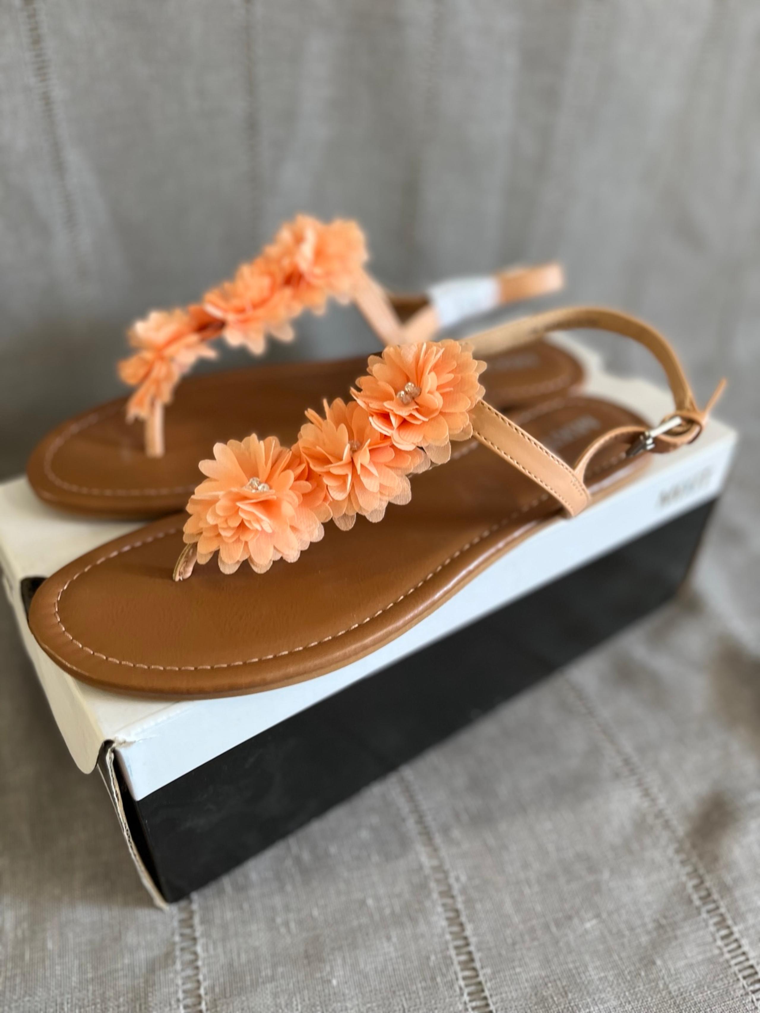 NIB Mixit Arlet Floral Sandals Peach 10m