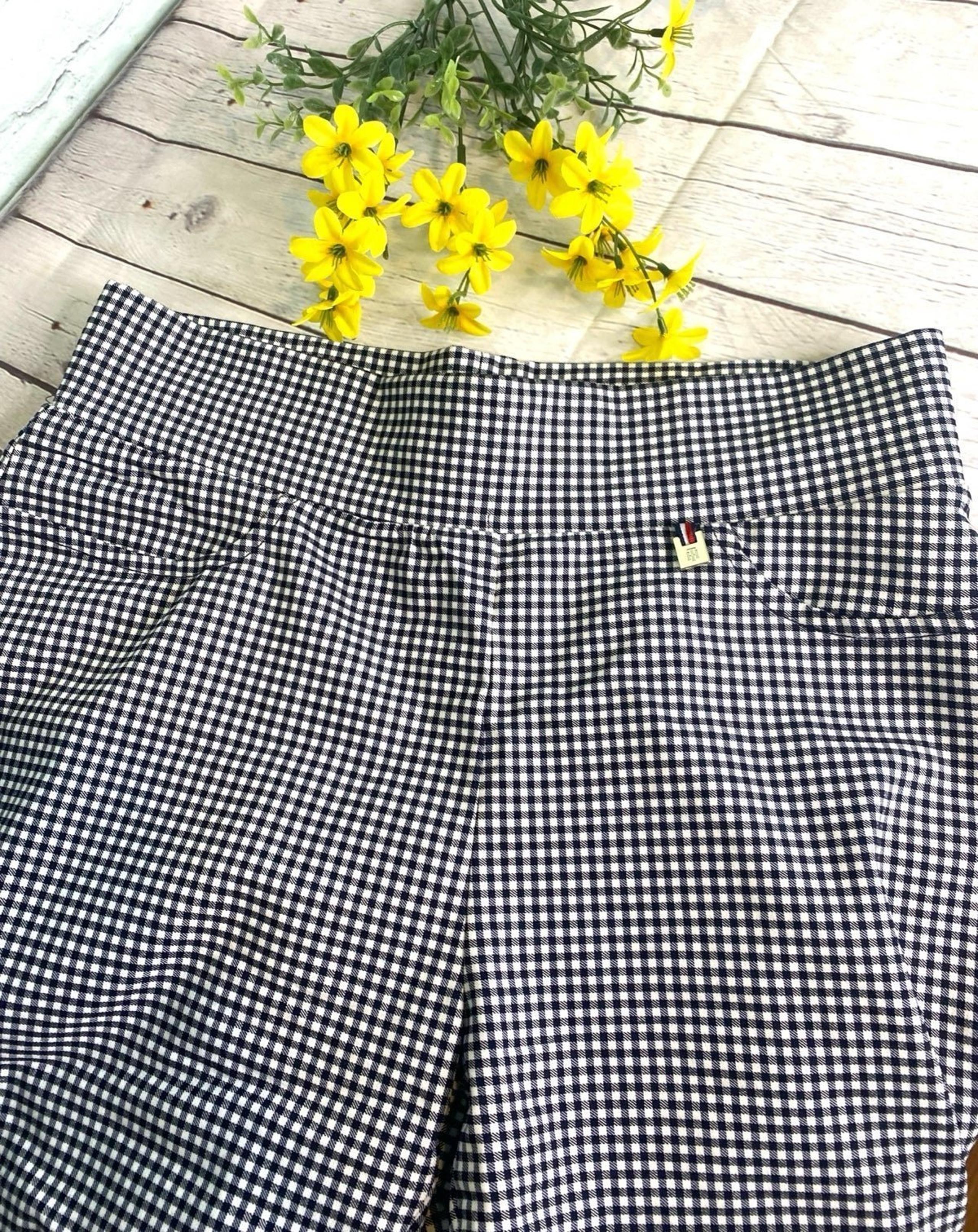 Tommy Hilfiger Women’s Size 12 Gingham Plaid Shorts Pull On Black & White